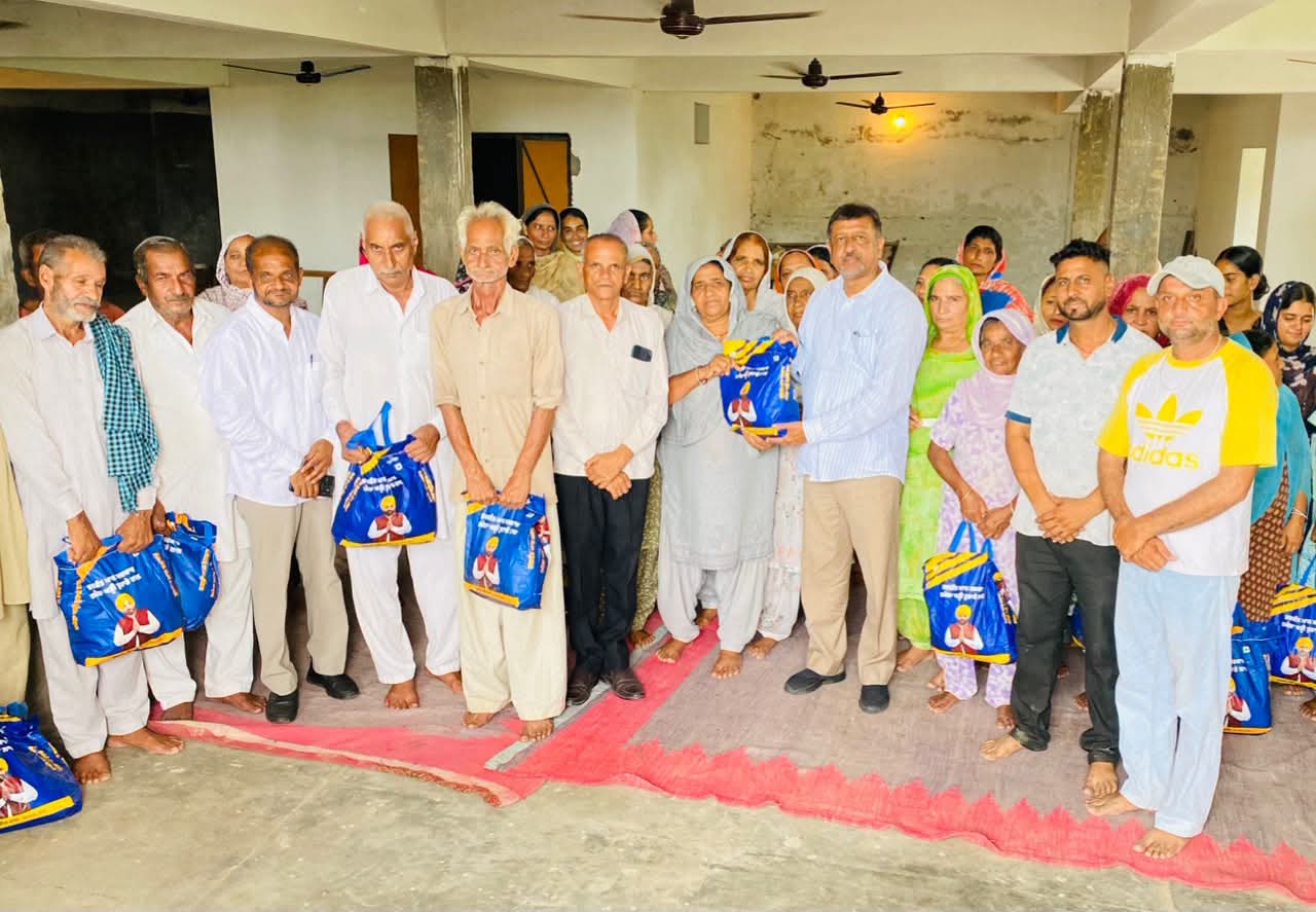 ਪਿੰਡ ਛੂਛੇਵਾਲ ਵਿਖੇ ‘ਆਪ’ ਆਗੂ ਅਸ਼ੋਕ ਕਟਾਰੀਆ ਨੇ ਲੋੜਵੰਦਾਂ ਨੂੰ ਵੰਡੀਆਂ ਰਾਸ਼ਨ ਕਿੱਟਾਂ ਲੋਕਾਂ ਦੀ ਭਲਾਈ ਅਤੇ ਜ਼ਰੂਰਤਾਂ ਨੂੰ ਮੁੱਖ ਰੱਖਦਿਆਂ ਚੁੱਕਿਆ ਗਿਆ ਇੱਕ ਬੇਹੱਦ ਮਹੱਤਵਪੂਰਨ ਤੇ ਸ਼ਲਾਘਾਯੋਗ ਕਦਮ