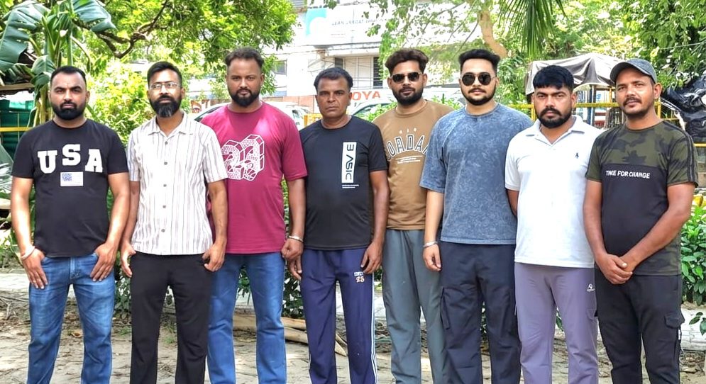 ਬਾਬਾ ਸਾਹਿਬ ਡਾ. ਭੀਮ ਰਾਓ ਅੰਬੇਡਕਰ ਜੀ ਦੇ ਬੁੱਤ ਦੀ ਤੋੜ-ਭੰਨ੍ਹ ਦੀ ਘਟਨਾ ਅਤਿ ਮੰਦਭਾਗੀ, ਦੋਸ਼ੀਆਂ ਖ਼ਿਲਾਫ਼ ਤੁਰੰਤ ਹੋਵੇ ਸਖ਼ਤ ਕਾਰਵਾਈ : ਬੇਗਮਪੁਰਾ ਟਾਈਗਰ ਫੋਰਸ ਬਾਬਾ ਸਾਹਿਬ ਦੀਆਂ ਮੂਰਤੀਆਂ ਦੇ ਨੇੜੇ ਪੰਜਾਬ ਸਰਕਾਰ ਸੀ.ਸੀ.ਟੀ.ਵੀ. ਕੈਮਰਿਆਂ ਦੀ ਯੋਗ ਵਿਵਸਥਾ ਕਰਵਾਏ : ਠਰੋਲੀ, ਹੈਪੀ, ਬੰਟੀ, ਕਲੋਤਾ