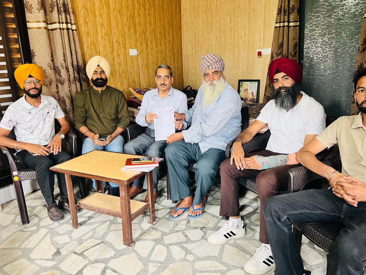 *ਫ਼ਿਲਮ ਅਦਾਕਾਰ ਮਹਾਂਬੀਰ ਸਿੰਘ ਭੁੱਲਰ ਨੇ ਐਸ.ਆਈ.ਆਰ ਤਹਿਤ ਭਰਿਆ ਗਣਨਾ ਫਾਰਮ* -ਲੋਕਾਂ ਨੂੰ ਵੋਟ ਸੁਧਾਈ ਬਾਰੇ ਪ੍ਰਕਿਰਿਆ ਮੁਕੰਮਲ ਕਰਨ ਦੀ ਕੀਤੀ ਅਪੀਲ