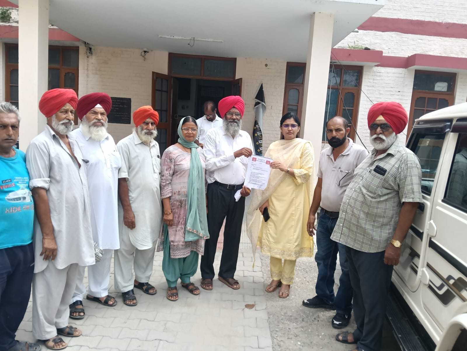 ਕੁੱਲ ਹਿੰਦ ਕਿਸਾਨ ਸਭਾ ਖੇਤ ਮਜ਼ਦੂਰ ਯੂਨੀਅਨ ਅਤੇ ਸੀਟੂ ਵੱਲੋਂ ਪੰਜਾਬ ਦੇ ਰਾਜਪਾਲ ਤੇ ਮੁੱਖ ਮੰਤਰੀ ਦੇ ਨਾਮ ਮੰਗ ਪੱਤਰ ਨੂਰਪੁਰ ਬੇਦੀ