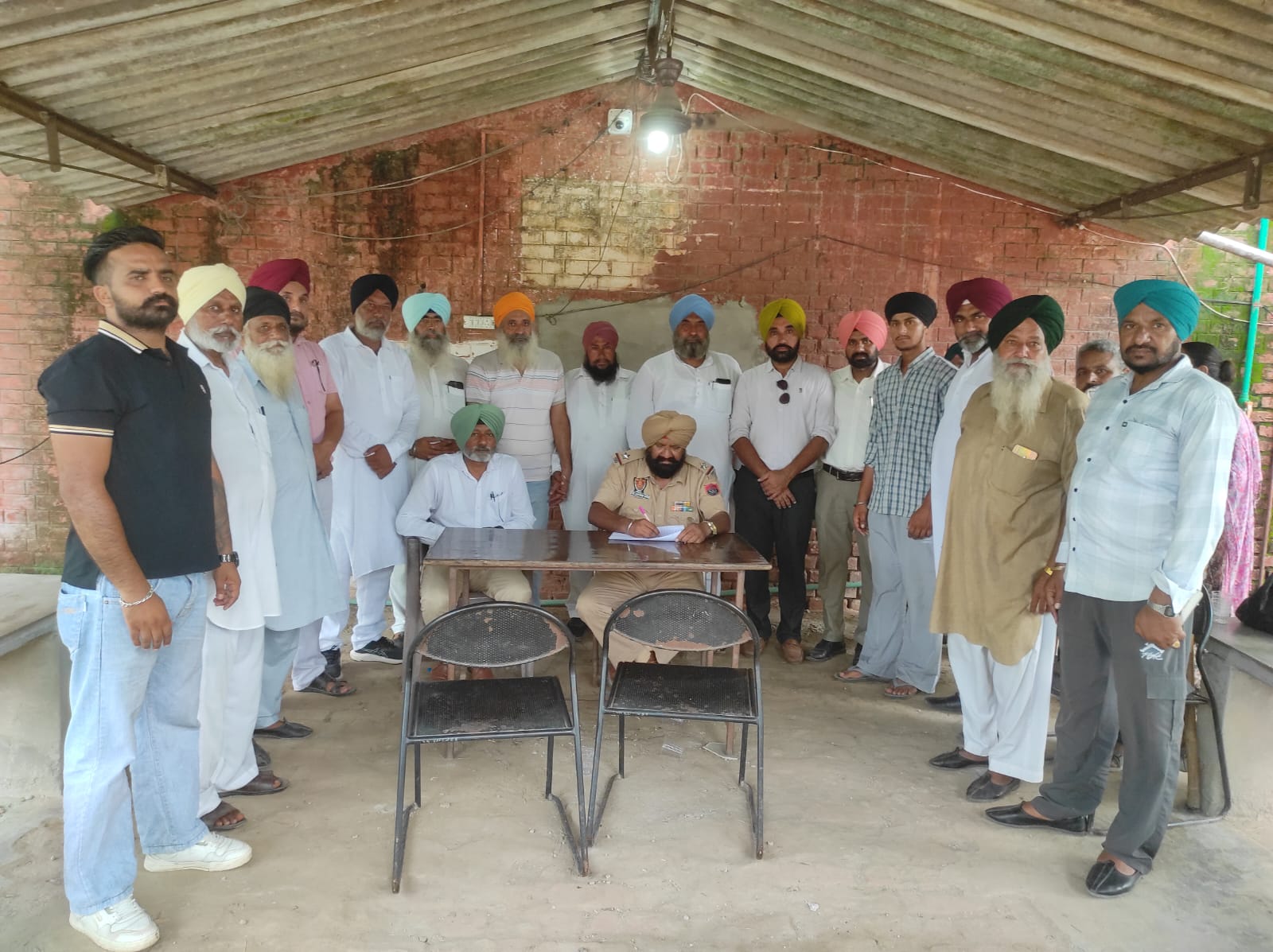 ਬੀ.ਐਲ. ਓ ਨਾਲ ਦੁਰਵਿਹਾਰ ਕਰਨ ਵਾਲਿਆਂ ਨੇ ਮਾਫੀ ਮੰਗ ਕੇ ਗਲਤੀ ਦਾ ਅਹਿਸਾਸ ਕੀਤਾ
