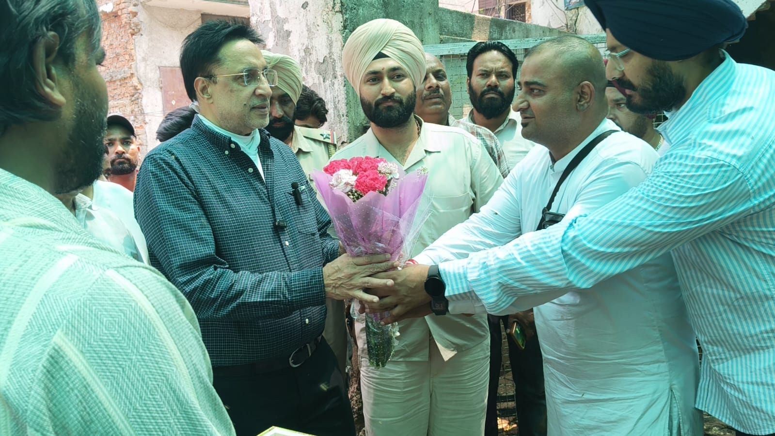 ਵਿਧਾਇਕ ਡਾ. ਅਜੇ ਗੁਪਤਾ ਨੇ ਲਾਹੌਰੀ ਗੇਟ ਗਊਸ਼ਾਲਾ ਦੇ ਨਵੀਨੀਕਰਨ ਦਾ ਉਦਘਾਟਨ ਕੀਤਾ ਇਸ ਪ੍ਰਾਚੀਨ ਗਊਸ਼ਾਲਾ ਵਿੱਚ ਹਰ ਸਹੂਲਤ ਪ੍ਰਦਾਨ ਕੀਤੀ ਜਾਵੇਗੀ: ਵਿਧਾਇਕ ਡਾ. ਅਜੇ ਗੁਪਤਾ