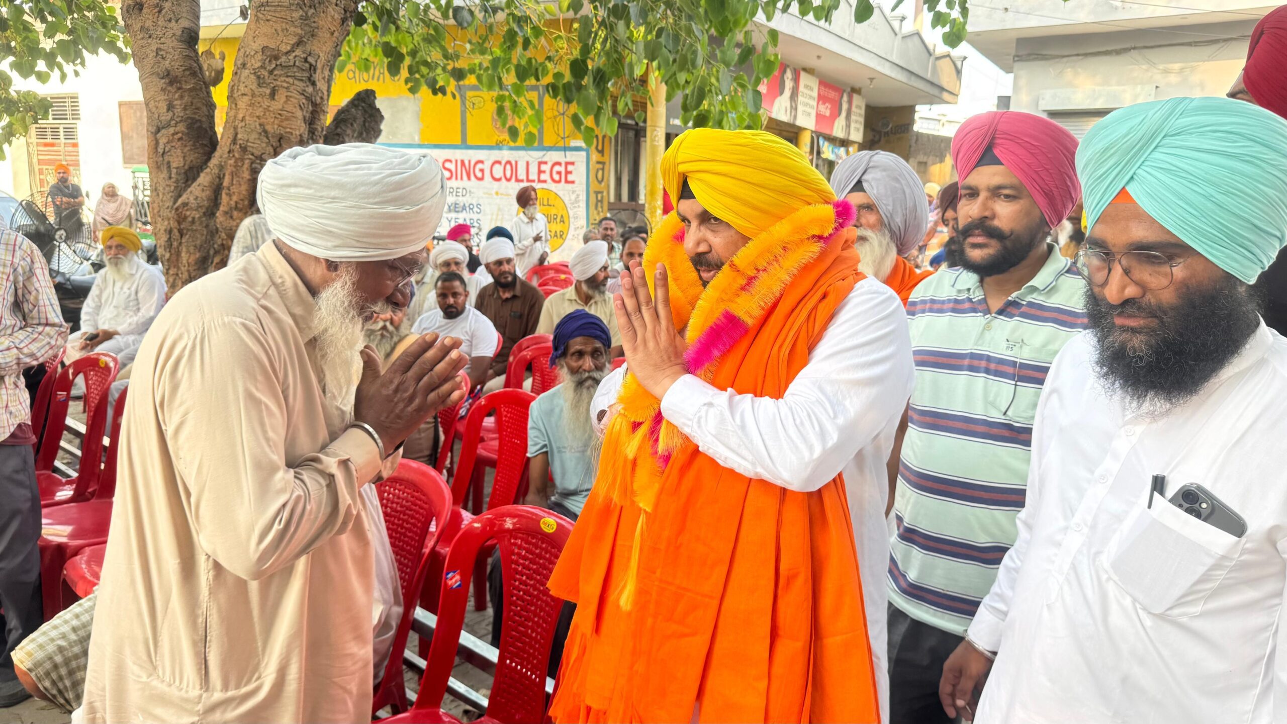 ਪੰਜਾਬ ਸਰਕਾਰ ਲੋਕਾਂ ਦੀਆਂ ਸਮੱਸਿਆਵਾਂ ਦਾ ਹੱਲ ਉਨ੍ਹਾਂ ਦੇ ਘਰਾਂ ਤੱਕ ਪਹੁੰਚ ਕੇ ਕਰ ਰਹੀ ਹੈ : ਹਰਭਜਨ ਸਿੰਘ ਈ.ਟੀ.ਓ. ਲੋਕ ਮਿਲਣੀ ਪ੍ਰੋਗਰਾਮ ਤਹਿਤ ਪਿੰਡ ਵਡਾਲਾ ਜੌਹਲ, ਤਲਵੰਡੀ ਡੋਗਰਾ, ਵਡਾਲੀ ਡੋਗਰਾ ਅਤੇ ਅੱਡਾ ਟਾਂਗਰਾ ਵਿਖੇ ਲੋਕਾਂ ਦੀਆਂ ਸਮੱਸਿਆਵਾਂ ਸੁਣੀਆਂ
