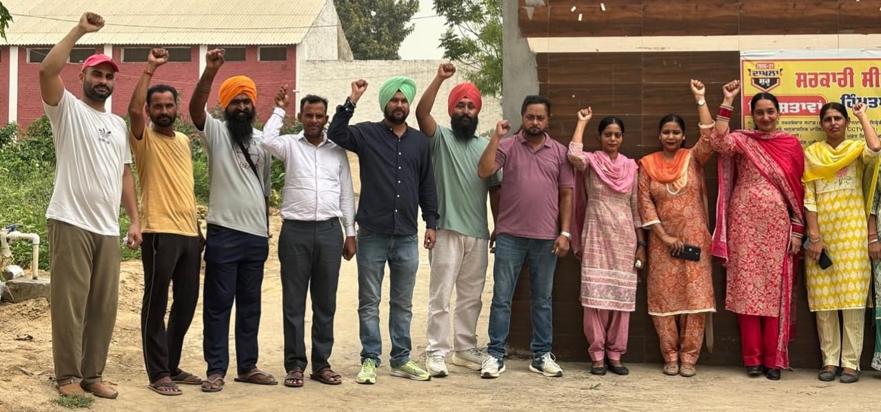 ਸ਼ਨੀਵਾਰ ਅਤੇ ਐਤਵਾਰ ਦੀ ਛੁੱਟੀ ਬੰਦ ਕਰਨ ਦੇ ਨਾਦਰਸ਼ਾਹੀ ਫਰਮਾਨ ਦੀਆਂ ਕਾਪੀਆਂ ਸਾੜੀਆਂ = ਐਤਵਾਰ ਦੀ ਛੁੱਟੀ ਬੰਦ ਕਰਨਾ ਅਧਿਆਪਕ ਹੱਕਾਂ ਤੇ ਇੱਕ ਹੋਰ ਡਾਕਾ( ਡੀ ਟੀ ਐਫ ਮੋਗਾ)
