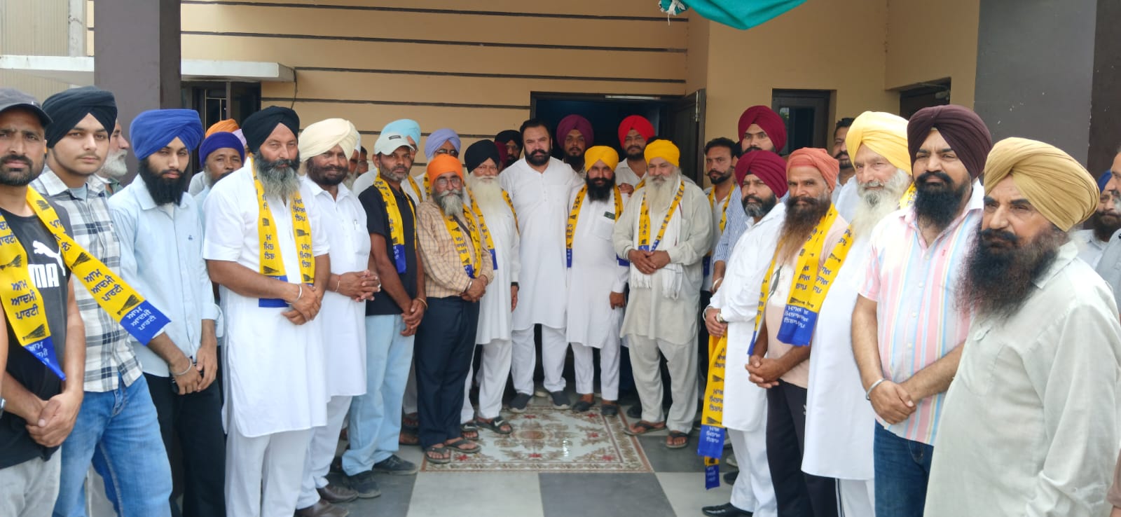 ਸ਼ੇਰੀਆਂ ‘ਚ ਅਕਾਲੀ-ਕਾਂਗਰਸੀ ਪਰਿਵਾਰਾਂ ਨੇ ਫੜਿਆ ‘ਆਪ’ ਦਾ ਹੱਥ ਪੰਜਾਬ ਸਰਕਾਰ ਦੀਆਂ ਨੀਤੀਆਂ ਤੋਂ ਪ੍ਰਭਾਵਿਤ ਹੋ ਕੇ ਜੁੜੇ ਲੋਕ” – ਦਿਆਲਪੁਰਾ