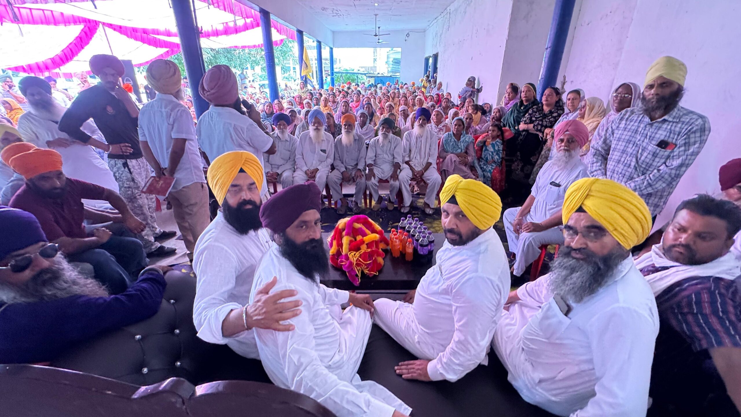 ਲੋਕ ਨਿਰਮਾਣ ਮੰਤਰੀ ਹਰਭਜਨ ਸਿੰਘ ਈ.ਟੀ.ਓ. ਵੱਲੋਂ ਕੀਤੀਆਂ ਜਾ ਰਹੀਆਂ ਲੋਕ ਮਿਲਣੀਆਂ ਨੇ ਧਾਰਿਆ ਰੈਲੀਆਂ ਦਾ ਰੂਪ   ਲੋਕ ਮਿਲਣੀਆਂ ਵਿੱਚ ਉਮੜਿਆ ਜਨ-ਸੈਲਾਬ, ਲੋਕਾਂ ਵੱਲੋਂ ਭਰਵਾਂ ਹੁੰਗਾਰਾ   ਹਲਕਾ ਜੰਡਿਆਲਾ ਗੁਰੂ ਦੇ ਲੋਕਾਂ ਵੱਲੋਂ ਦਿੱਤਾ ਗਿਆ ਪਿਆਰ, ਸਤਿਕਾਰ ਅਤੇ ਭਰੋਸਾ ਉਨ੍ਹਾਂ ਲਈ ਸਭ ਤੋਂ ਵੱਡੀ ਤਾਕਤ – ਹਰਭਜਨ ਸਿੰਘ ਈ.ਟੀ.ਓ.