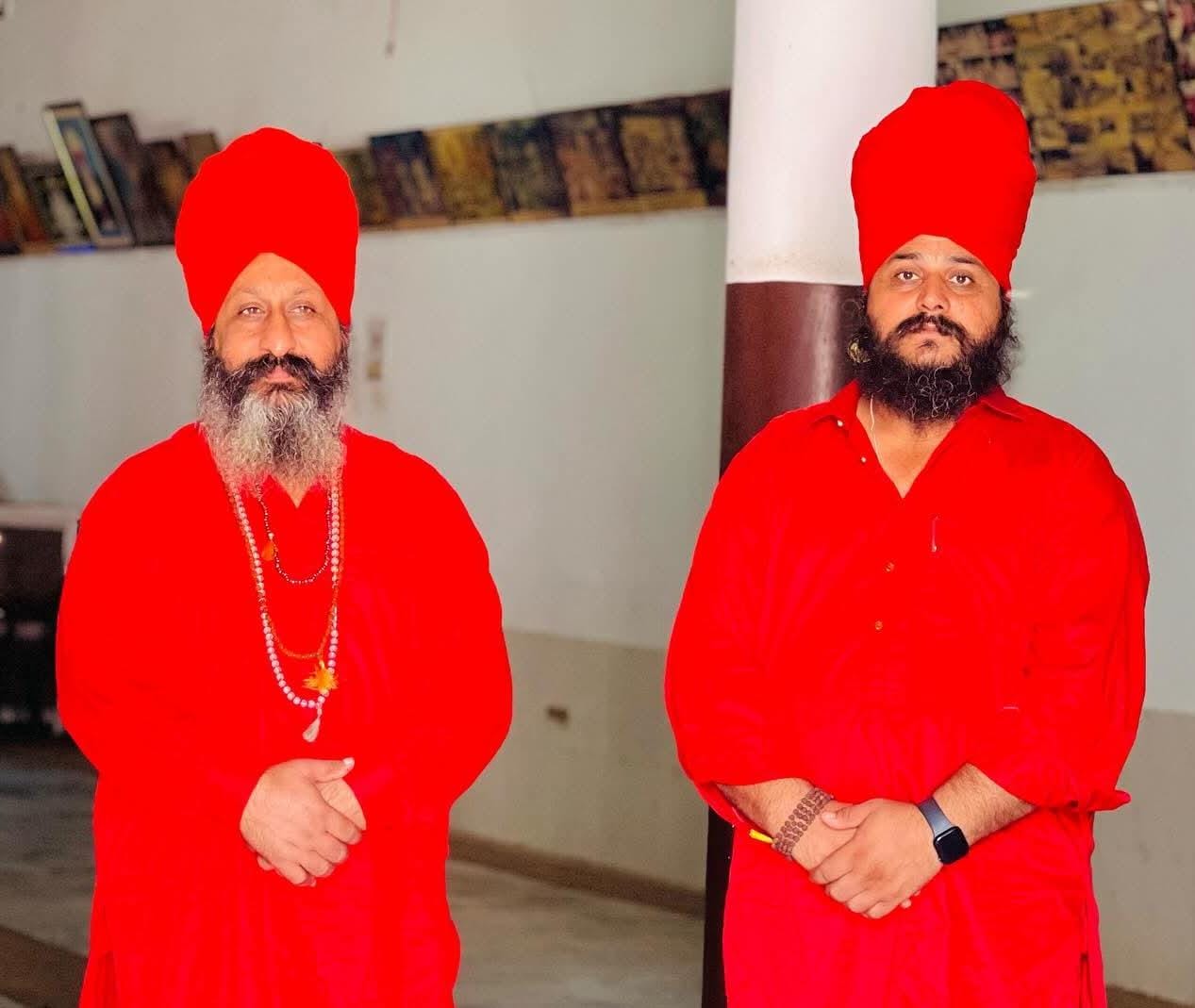ਨਾਮ ਦੀ ਰੌਸ਼ਨੀ ਨਾਲ ਰੂਹ ਮਹਿਕਦੀ ਹੈ, ਸੇਵਾ ਦੇ ਫੁੱਲਾਂ ਨਾਲ ਜੀਵਨ ਸਫਲ ਬਣਦਾ ਹੈ : ਮਹੰਤ ਸੁਖਬੀਰ ਦਾਸ ਜੀ ਸੱਚ, ਸੇਵਾ ਤੇ ਭਾਈਚਾਰੇ ਦਾ ਰਾਹ ਹੀ ਪ੍ਰਭੂ ਦੀ ਰਹਿਮਤ ਦੇ ਦਰ ਖੋਲ੍ਹਦਾ ਹੈ : ਮਹੰਤ ਜਸਵਿੰਦਰ ਦਾਸ ਜੀ