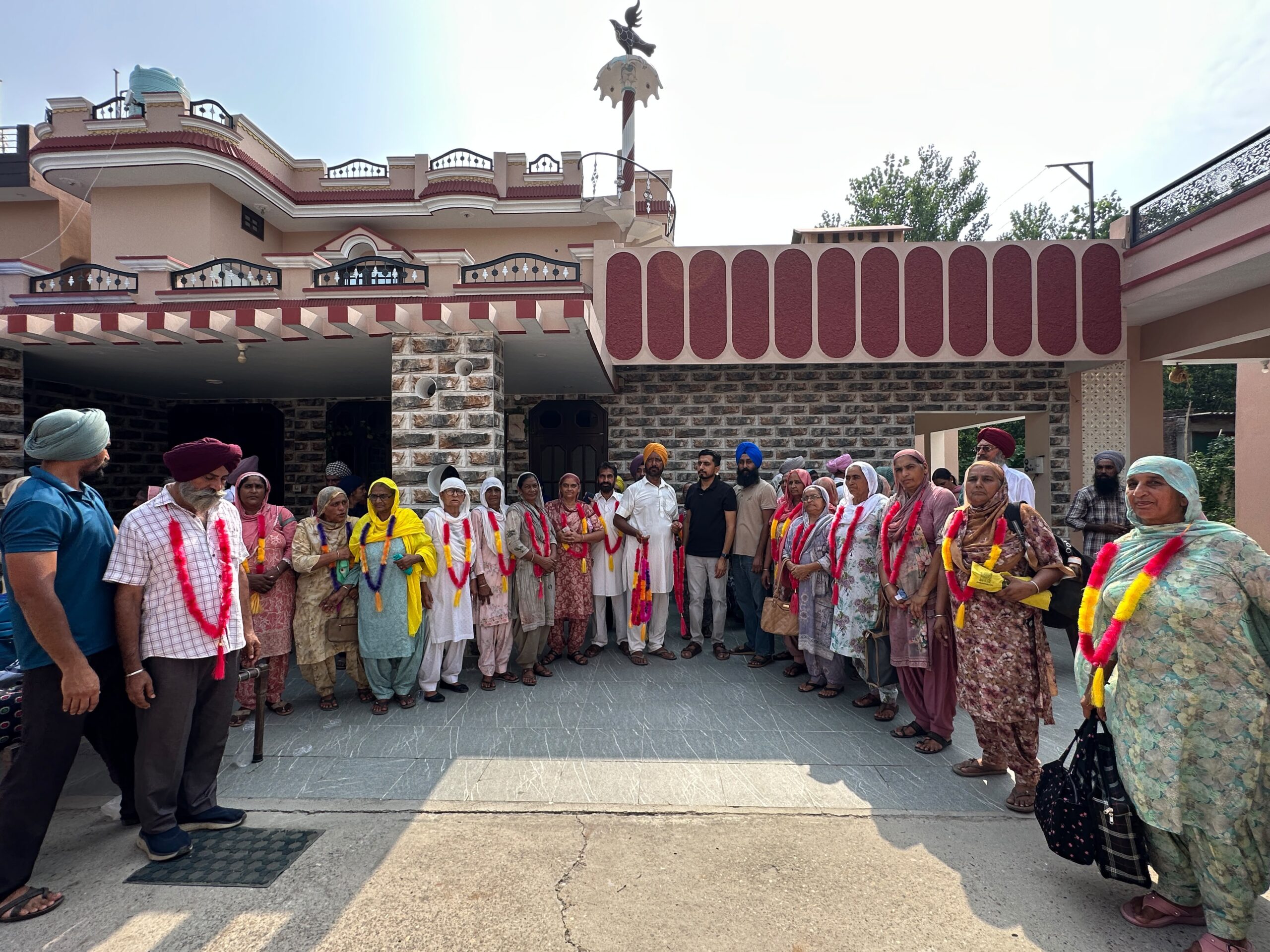 ਵਿਧਾਇਕ ਚੱਢਾ ਨੇ ਮੁੱਖ ਮੰਤਰੀ ਯਾਤਰਾ ਸਕੀਮ ਤਹਿਤ ਪਿੰਡ ਚਨੋਲੀ ਤੋਂ 50 ਤੋਂ ਵੱਧ ਸ਼ਰਧਾਲੂਆਂ ਹਰਿਮੰਦਰ ਸਾਹਿਬ ਲਈ ਕੀਤੇ ਰਵਾਨਾ