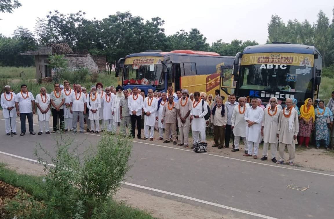 ਆਪ ਸੀਨੀਅਰ ਆਗੂ ਅਸ਼ੋਕ ਕਟਾਰੀਆ ਵੱਲੋਂ ਪਿੰਡ ਥੋਪੀਆ ਤੋਂ ‘ਤੀਰਥ ਯਾਤਰਾ ਸਕੀਮ’ ਤਹਿਤ ਸ਼ਰਧਾਲੂਆਂ ਦਾ ਜਥਾ ਰਵਾਨਾ