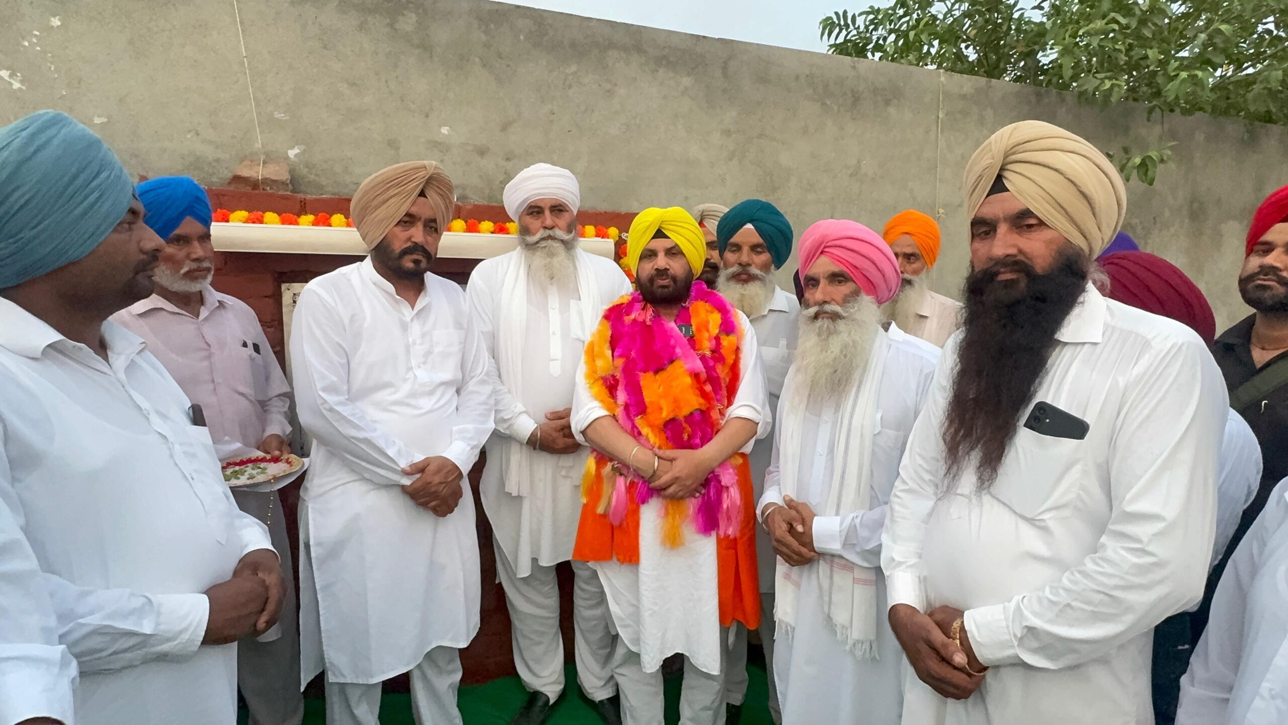 ਕੈਬਨਿਟ ਮੰਤਰੀ ਹਰਭਜਨ ਸਿੰਘ ਈ.ਟੀ.ਓ. ਨੇ 4.55 ਕਰੋੜ ਰੁਪਏ ਦੀ ਲਾਗਤ ਨਾਲ ਕਾਲੇਕੇ–ਰਮਾਣਾ ਚੱਕ ਸੜਕ ਦੇ ਨਵੀਨੀਕਰਨ ਕਾਰਜ ਦਾ ਨੀਂਹ ਪੱਥਰ ਰੱਖਿਆ 5.30 ਕਿਲੋਮੀਟਰ ਲੰਬੀ ਸੜਕ ਨੂੰ 10 ਫੁੱਟ ਤੋਂ ਵਧਾ ਕੇ 18 ਫੁੱਟ ਚੌੜਾ ਕੀਤਾ ਜਾਵੇਗਾ ਇਹ ਪ੍ਰੋਜੈਕਟ ਇਲਾਕੇ ਦੇ ਲੋਕਾਂ ਲਈ ਬਿਹਤਰ ਅਤੇ ਸੁਰੱਖਿਅਤ ਆਵਾਜਾਈ ਯਕੀਨੀ ਬਣਾਏਗਾ : ਹਰਭਜਨ ਸਿੰਘ ਈ.ਟੀ.ਓ.