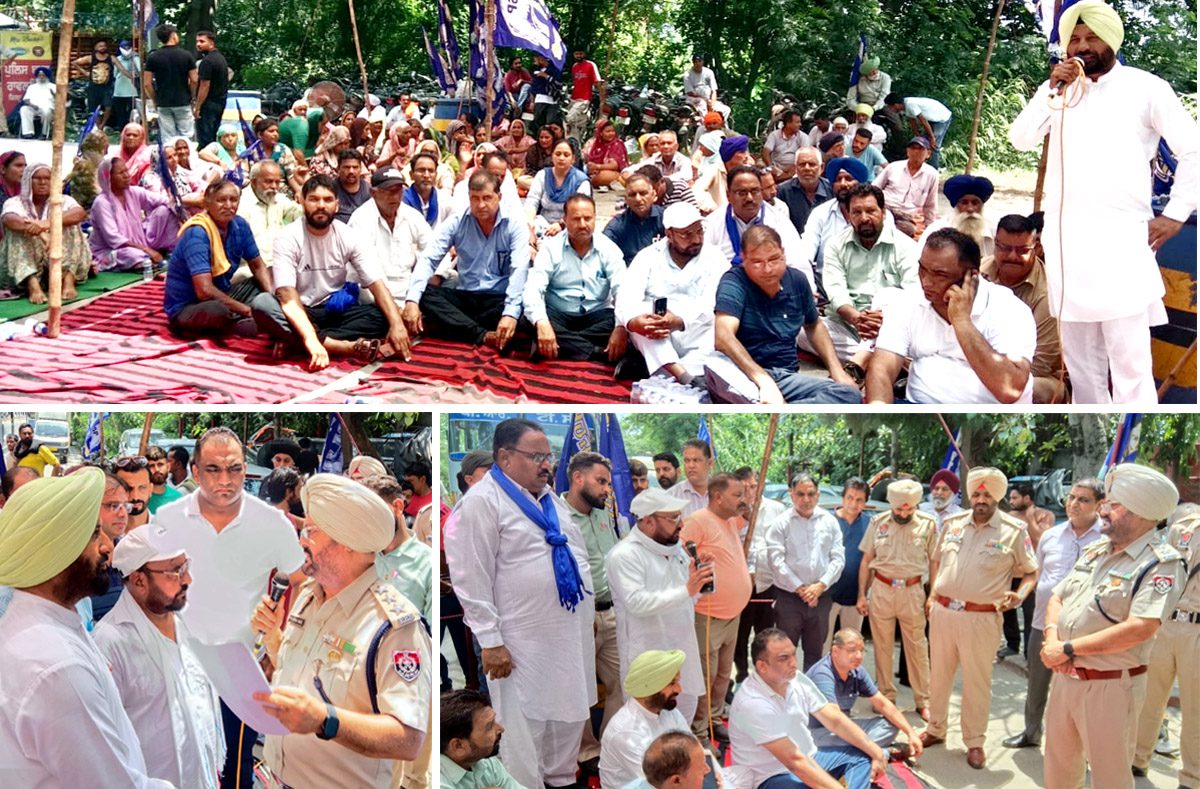 ਪਿੰਡ ਰਾਮਪੁਰ ਸੁੰਨੜਾ ਦੀ ਸਰਪੰਚ ਖਿਲਾਫ ਦਰਜ ਐਫ.ਆਈ.ਆਰ. ਦੇ ਰੋਸ ਵਜੋਂ ਬਸਪਾ ਵਰਕਰਾਂ ਨੇ ਘੇਰਿਆ ਥਾਣਾ ਰਾਵਲਪਿੰਡੀ * ਤਿੰਨ ਘੰਟੇ ਬਾਅਦ ਡੀ.ਐਸ.ਪੀ. ਨੇ ਜਾਂਚ ਦਾ ਭਰੋਸਾ ਦੇ ਕੇ ਚੁਕਵਾਇਆ ਧਰਨਾ * ਟਰੈਫਿਕ ਜਾਮ ‘ਚ ਫਸੇ ਵਾਹਨ ਚਾਲਕ ਤੇ ਰਾਹਗੀਰ ਹੋਏ ਪ੍ਰੇਸ਼ਾਨ