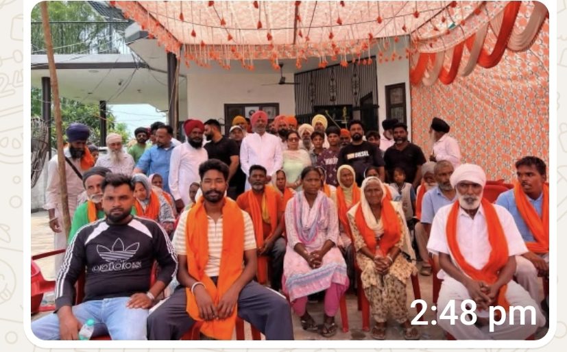 ਹਲਕਾ ਜੰਡਿਆਲਾ ਗੁਰੂ ਦੀ ਪ੍ਰਧਾਨ ਬੀਬੀ  ਮਨਜੀਤ ਕੋਰ ਦੀ ਮਿਹਨਤ ਸਦਕਾ ਆਮ ਆਦਮੀ ਪਾਰਟੀ ਦੇ ਵਰਕਰਾ ਨੇ ਝਾੜੂ ਨੂੰ ਛੱਡ ਕੇ ਕਾਗਰਸ ਪਾਰਟੀ ਦਾ ਪੱਲਾ ਫੜਿਆ      ਹਲਕਾ ਜੰਡਿਆਲਾ ‘ਚ ਆਪ ਦੇ ਬਲਾਕ ਪ੍ਰਧਾਨ ਇਸਤਰੀ ਵਿੰਗ ਸਮੇਤ ਦਰਜਨਾਂ ਪਰਿਵਾਰ ਕਾਂਗਰਸ ‘ਚ ਸ਼ਾਮਿਲ