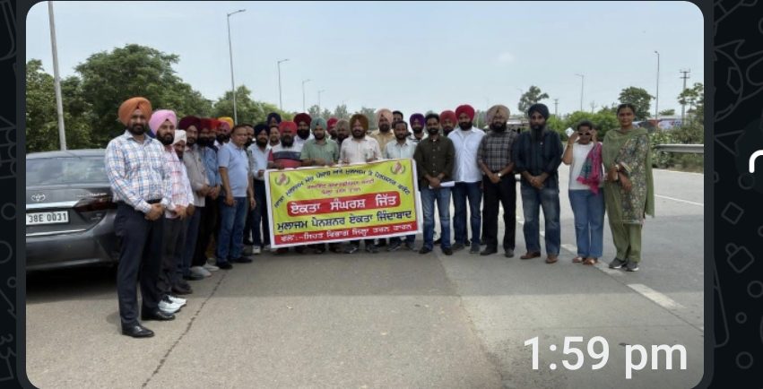 ਸਾਂਝੇ ਫਰੰਟ ਦੇ ਰੋਸ਼ ਧਰਨੇ ਦੇ ਚ ਪੈਰਾ ਮੈਡੀਕਲ ਤੇ ਸਿਹਤ ਕਰਮਚਾਰੀ ਯੂਨੀਅਨ ਨੇ ਵੱਡੀ ਗਿਣਤੀ,ਚ ਸ਼ਮੂਲੀਅਤ ਕੀਤੀ