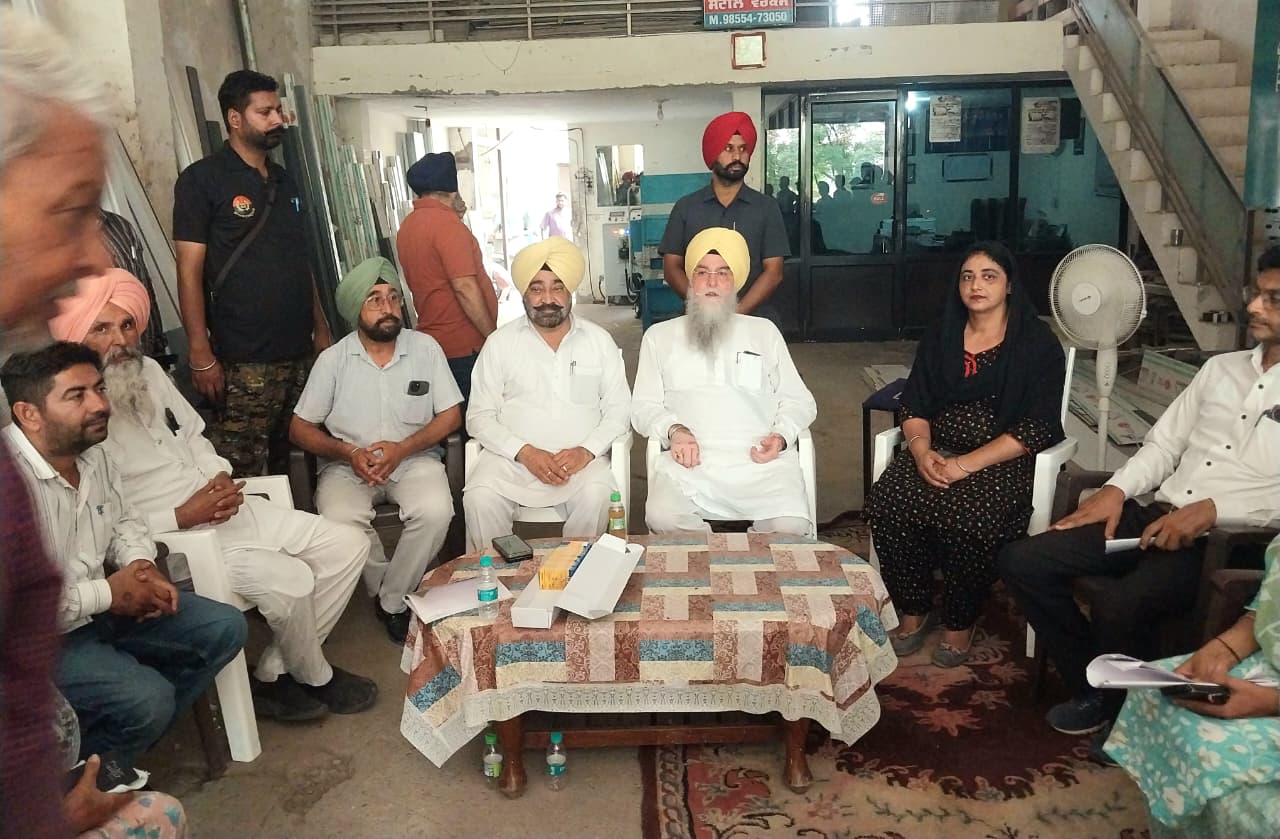 ਸਪੀਕਰ ਸ. ਸੰਧਵਾਂ ਵੱਲੋਂ ਵਾਰਡ ਨੰਬਰ 5 ਤੋਂ ਸਮਾਰਟ ਰਾਸ਼ਨ ਕਾਰਡ ਵੰਡ ਮੁਹਿੰਮ ਦੀ ਸ਼ੁਰੂਆਤ