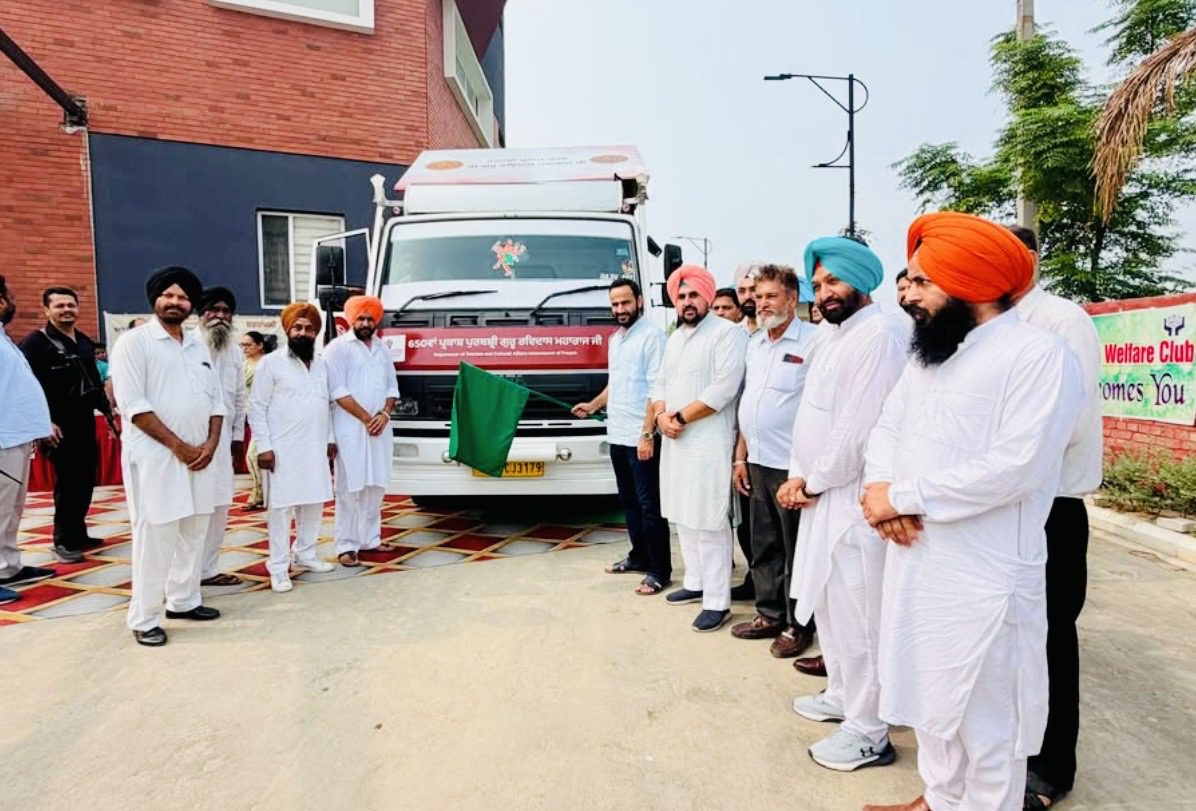 ਮੈਂਬਰ ਪਾਰਲੀਮੈਂਟ ਮੀਤ ਹੇਅਰ ਵੱਲੋਂ ਬਰਨਾਲਾ ਤੋਂ ਗੁਰੂ ਰਵਿਦਾਸ ਜੀ ਦੇ 650ਵੇਂ ਪ੍ਰਕਾਸ਼ ਪੁਰਬ ਨੂੰ ਸਮਰਪਿਤ LED ਸਕ੍ਰੀਨ ਬੱਸ ਨੂੰ ਹਰੀ ਝੰਡੀ ਦੇ ਕੇ ਕੀਤਾ ਰਵਾਨਾ