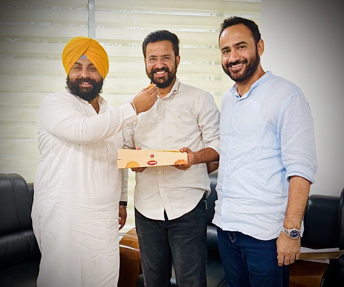 ਮੇਅਰ ਹਸਨਪ੍ਰੀਤ ਭਾਰਦਵਾਜ ਨੇ ਸਥਾਨਕ ਸਰਕਾਰਾਂ ਦੇ ਮੰਤਰੀ ਹਰਜੋਤ ਬੈਂਸ ਅਤੇ ਸੰਸਦ ਮੈਂਬਰ ਗੁਰਮੀਤ ਸਿੰਘ ਮੀਤ ਹੇਅਰ ਨਾਲ ਕੀਤੀ ਮੁਲਾਕਾਤ