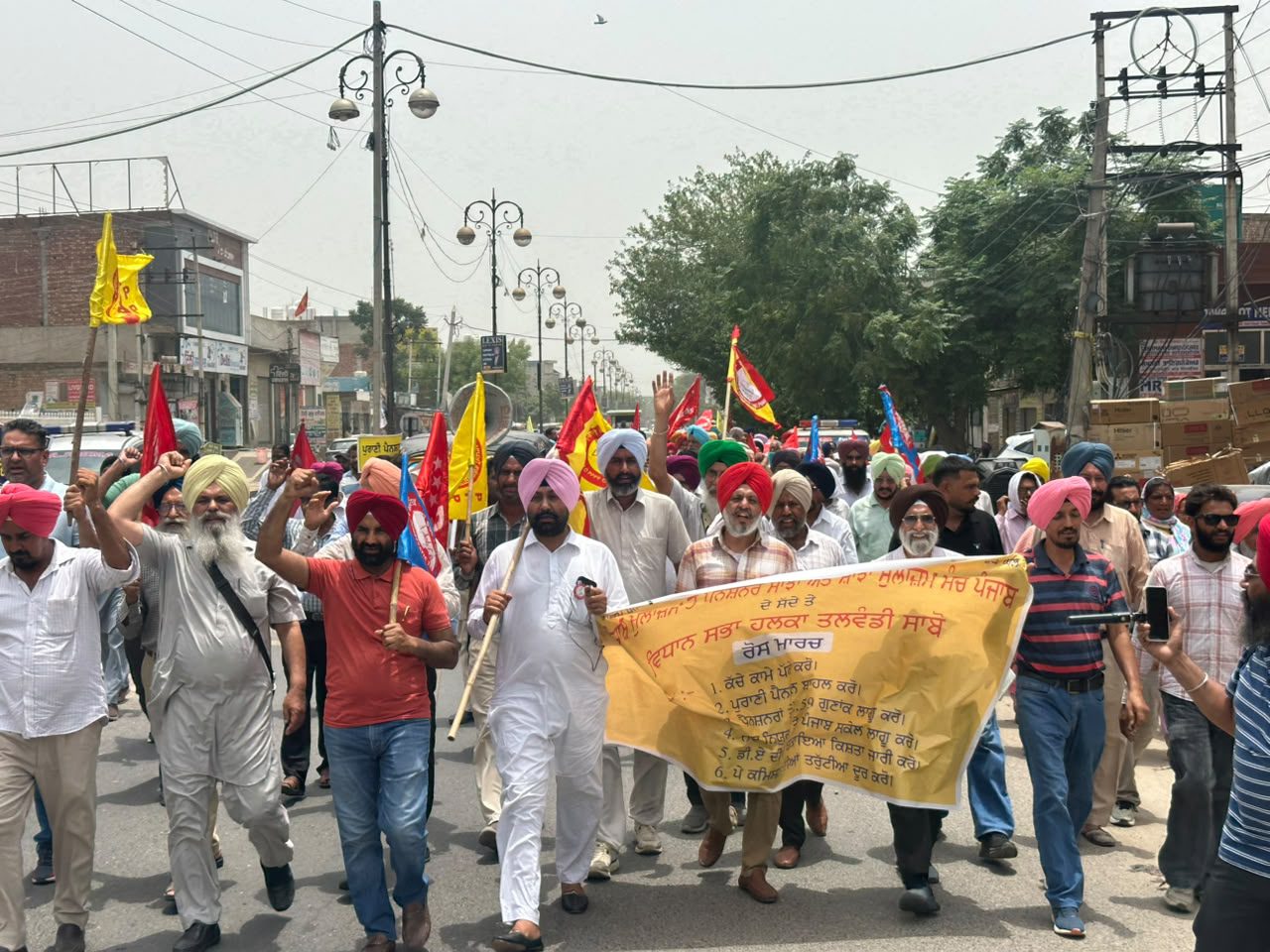 ਨਗਰ ਪੰਚਾਇਤ ਕੋਟ ਸ਼ਮੀਰ  ਦੇ ਪ੍ਰਧਾਨ ਤੇ ਉੱਪ ਪ੍ਰਧਾਨ ਦੀ ਅਜੇ ਤੱਕ ਨਹੀਂ ਹੋਈ ਤਾਜਪੋਸ਼ੀ।