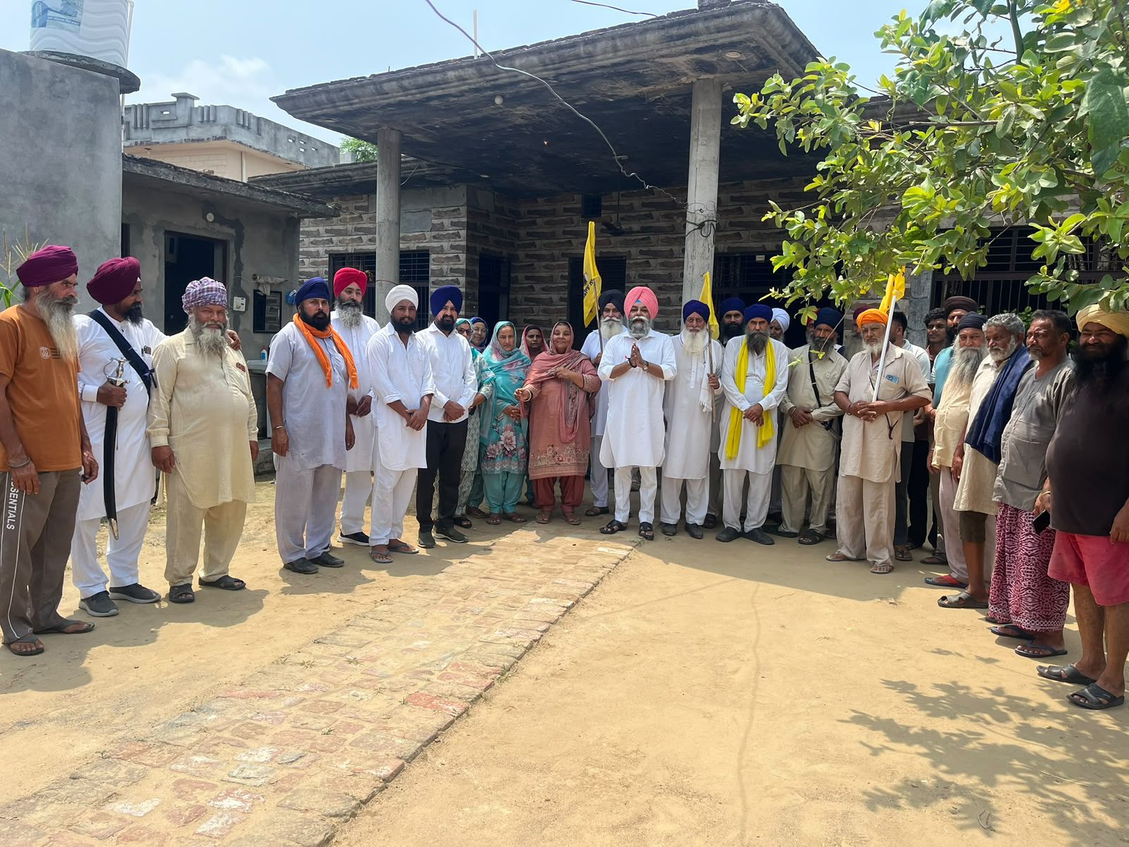 ਅਮਰੀਕ ਸਿੰਘ ਬਿੱਟਾ ਵੱਲੋਂ ਡੇਅਰੀਵਾਲ ਵਿਖੇ ਅਕਾਲੀ ਦਲ ਵਾਰਿਸ ਪੰਜਾਬ ਪਾਰਟੀ ਦੀ ਭਰਵੀਂ ਮੀਟਿੰਗ