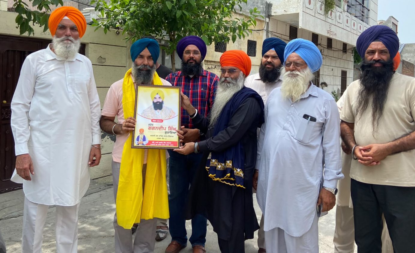 ਅਕਾਲੀ ਦਲ ਵਾਰਿਸ ਪੰਜਾਬ ਵਲੋਂ ਐਡਵੋਕੇਟ ਗਗਨਦੀਪ ਸਿੰਘ ਗੁਰਾਇਆ ਨੂੰ ਜੋਨ 3 ਦਾ ਇਚਾਰਜ ਲਗਾਉਣ ਤੇ ਸਮਾਜ ਸੇਵੀ ਭਾਈ ਜਗਜੀਤ ਸਿੰਘ ਖਾਲਸਾ ਕਕਰਾਲੇ ਵਾਲਿਆ ਵਲੋਂ ਕੀਤਾ ਗਿਆ ਸਨਮਾਨਿਤ