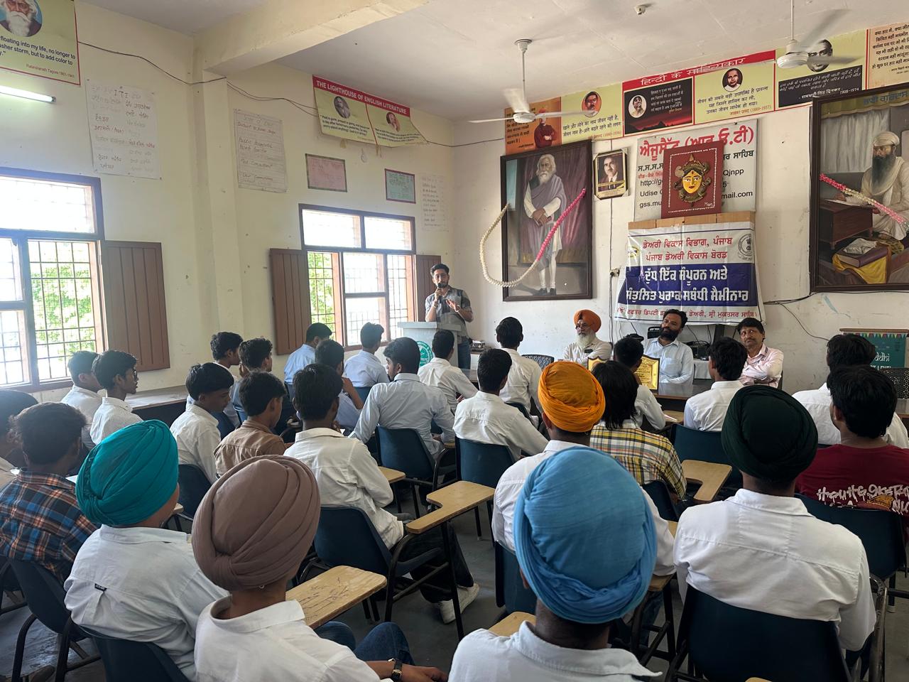 ਡੇਅਰੀ ਵਿਕਾਸ ਵਿਭਾਗ ਵੱਲੋਂ ਲਗਾਇਆ ਗਿਆ ਦੁੱਧ ਖਪਤਕਾਰ ਜਾਗਰੂਕਤਾ ਕੈਂਪ-