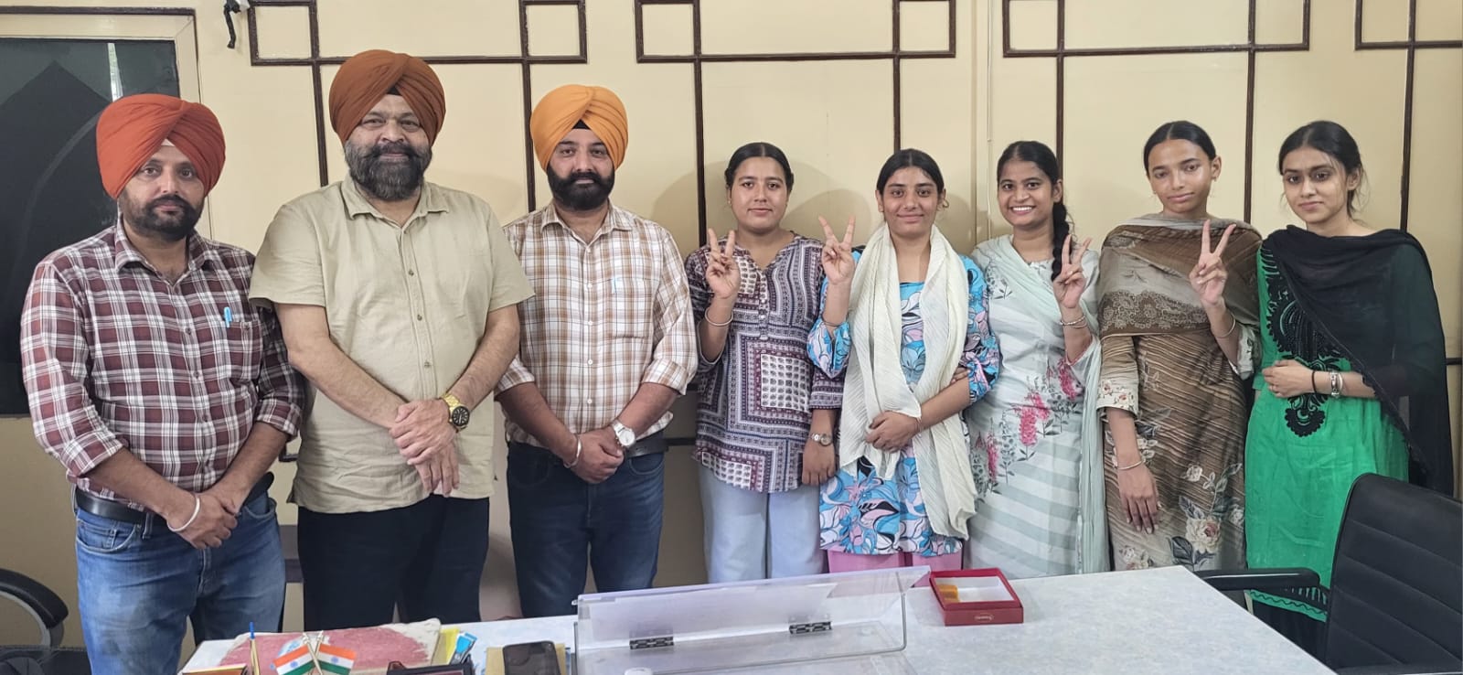 ਬਾਬਾ ਬੁੱਢਾ ਕਾਲਜ ਬੀੜ ਸਾਹਿਬ ਦਾ ਨਤੀਜਾ ਰਿਹਾ ਸ਼ਾਨਦਾਰ, ਬੀ.ਕਾਮ ਤੇ ਬੀਸੀਏ ਦਾ 100% ਅਤੇ ਬੀਏ ਦਾ 98% ਰਿਹਾ* , ਮਨਪ੍ਰੀਤ ਤੇ ਕੋਮਲਪ੍ਰੀਤ ਰਹੀਆਂ ਅੱਵਲ*