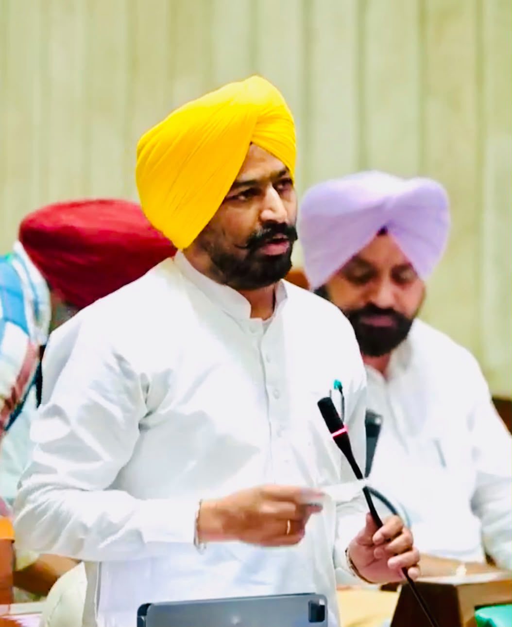 ਵਿਧਾਇਕ ਲਾਭ ਸਿੰਘ ਉੱਗੋਕੇ ਨੇ ਵਿਧਾਨ ਸਭਾ ਵਿੱਚ ਚੁੱਕਿਆ ਭਾਸ਼ਾ ਵਿਭਾਗ ਅਤੇ ਸਾਹਿਤਕਾਰਾਂ ਦੇ ਸਨਮਾਨ ਦਾ ਮੁੱਦਾ