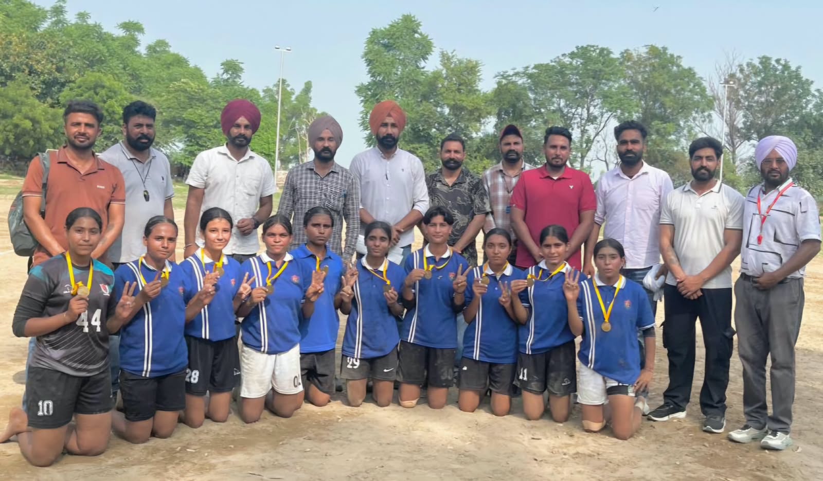 ਫਤਿਹ ਗਰੁੱਪ ਦੀਆਂ ਵਿਦਿਆਰਥਣਾਂ ਨੇ ਜ਼ਿਲ੍ਹਾ ਪੱਧਰੀ ਸਰਕਲ ਕਬੱਡੀ ’ਚ ਮਾਰੀ ਬਾਜ਼ੀ,ਕਾਲਜ ਤੇ ਮਾਪਿਆਂ ਦਾ ਨਾਮ ਕੀਤਾ ਰੋਸ਼ਨ  ਚਾਰ ਖਿਡਾਰਣਾਂ ਦੀ ਸਟੇਟ ਪੱਧਰੀ ਹੋਈ ਚੋਣ