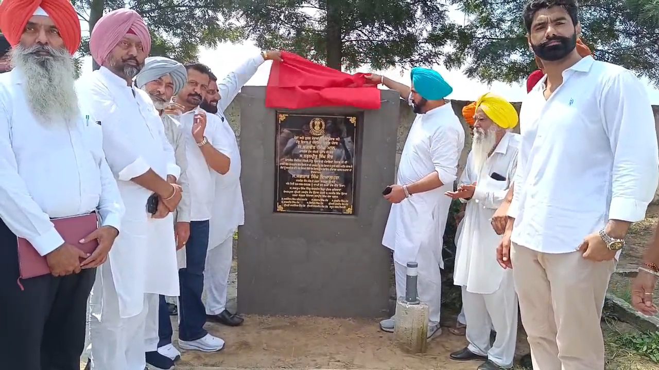 ਸਮਰਾਲਾ ਦੇ ਪਿੰਡ ਦਿਵਾਲਾ ਵਿਖੇ ਵਿਧਾਇਕ ਦਿਆਲਪੁਰਾ ਨੇ ਨੌਜਵਾਨਾਂ ਨੂੰ ਵੰਡੀਆਂ ਗਈਆਂ ਖੇਡ ਕਿੱਟਾਂ; ਨਸ਼ਿਆਂ ਤੋਂ ਦੂਰ ਰਹਿ ਕੇ ਖੇਡਾਂ ਨਾਲ ਜੁੜਨ ਦਾ ਦਿੱਤਾ ਸੁਨੇਹਾ