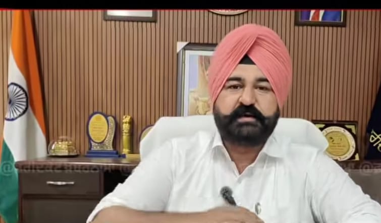 ਸੜਕ ਦੀ ਮੁਰੰਮਤ ਅਤੇ ਨਿਕਾਸੀ ਨਾਲੇ ਦੀ ਸਮੱਸਿਆ ਦੇ ਹੱਲ ਲਈ ਚੇਅਰਮੈਨ ਗੁਰਤੇਜ ਸਿੰਘ ਖੋਸਾ ਵੱਲੋਂ ਡਿਪਟੀ ਕਮਿਸ਼ਨਰ ਤੇ ਈ.ਓ. ਨੂੰ ਪੱਤਰ