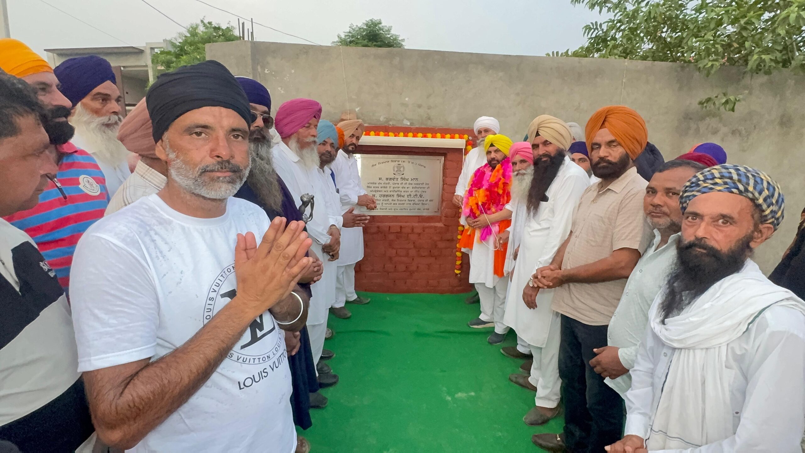 ਕੈਬਨਿਟ ਮੰਤਰੀ ਹਰਭਜਨ ਸਿੰਘ ਈ.ਟੀ.ਓ. ਨੇ 4.55 ਕਰੋੜ ਰੁਪਏ ਦੀ ਲਾਗਤ ਨਾਲ ਕਾਲੇਕੇ–ਰਮਾਣਾ ਚੱਕ ਸੜਕ ਦੇ ਨਵੀਨੀਕਰਨ ਕਾਰਜ ਦਾ ਨੀਂਹ ਪੱਥਰ ਰੱਖਿਆ 5.30 ਕਿਲੋਮੀਟਰ ਲੰਬੀ ਸੜਕ ਨੂੰ 10 ਫੁੱਟ ਤੋਂ ਵਧਾ ਕੇ 18 ਫੁੱਟ ਚੌੜਾ ਕੀਤਾ ਜਾਵੇਗਾ ਇਹ ਪ੍ਰੋਜੈਕਟ ਇਲਾਕੇ ਦੇ ਲੋਕਾਂ ਲਈ ਬਿਹਤਰ ਅਤੇ ਸੁਰੱਖਿਅਤ ਆਵਾਜਾਈ ਯਕੀਨੀ ਬਣਾਏਗਾ : ਹਰਭਜਨ ਸਿੰਘ ਈ.ਟੀ.ਓ.