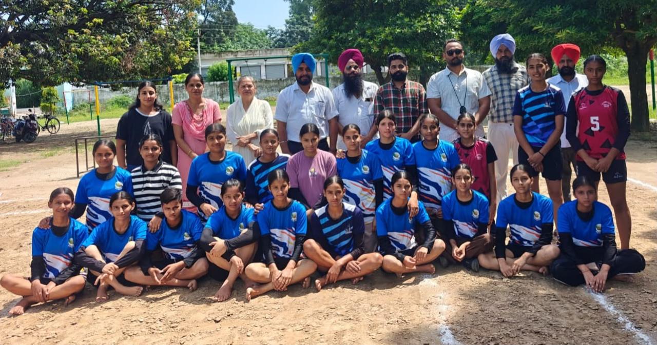 ਡੀ.ਏ.ਵੀ. ਸਕੂਲ ਤਖ਼ਤਗੜ੍ਹ ਵਿਖੇ ਕੁੜੀਆਂ ਦੇ ਜ਼ੋਨਲ ਕਬੱਡੀ ਮੁਕਾਬਲੇ ਕਰਵਾਏ 