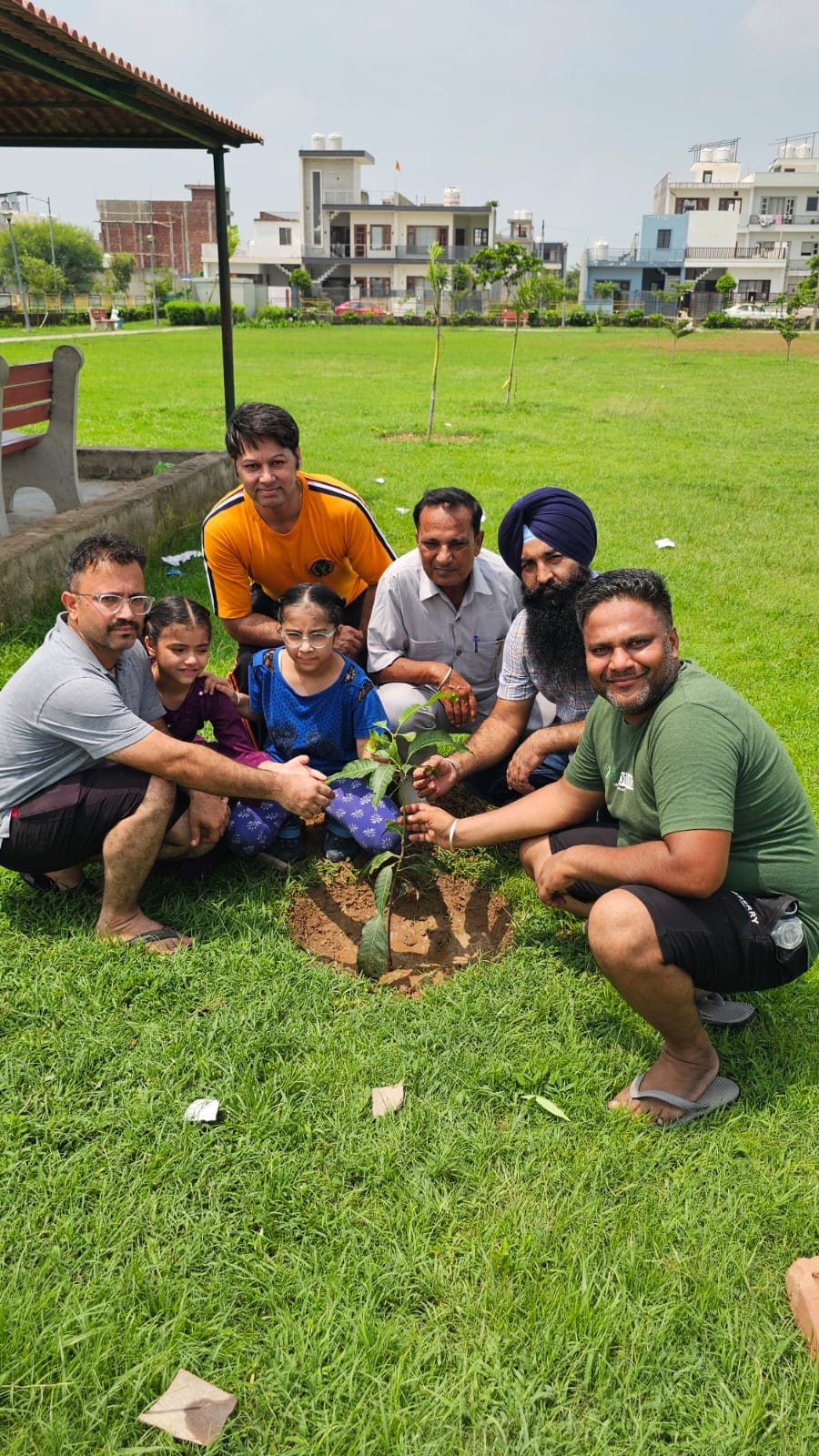 ਇੱਕੋ ਸਿਟੀ ਟੂ ‘ਚ ਆਰ.ਡਬਲਿਊ.ਏ ਵੱਲੋਂ ਵਿਸ਼ਾਲ ਪੌਦਾ ਰੋਪਣ ਮੁਹਿੰਮ ਛਾਦਾਰ ਅਤੇ ਫਲਦਾਰ ਬੂਟੇ ਲਗਾਏ