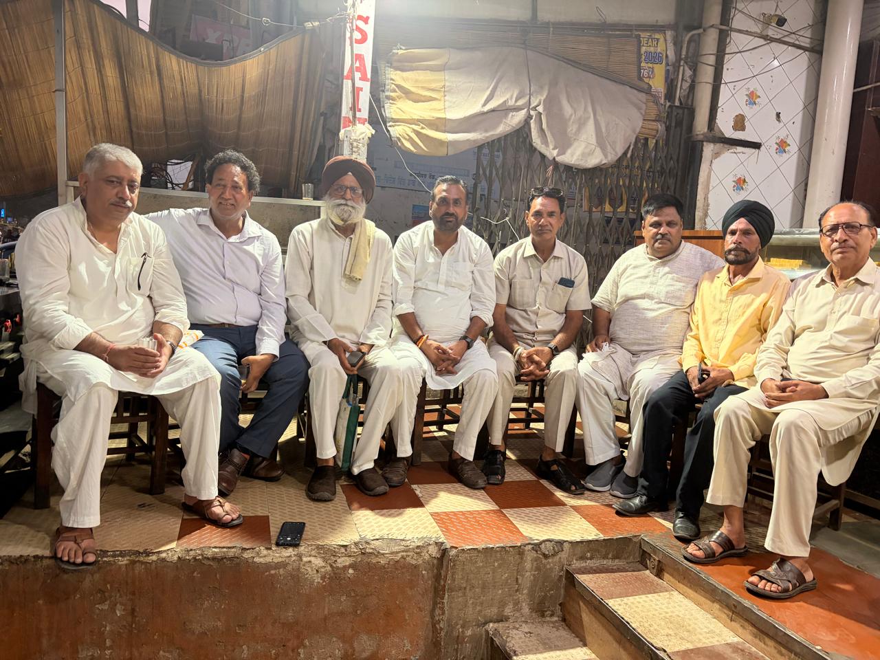 ਸਫਾਈ ਸੇਵਕ ਸਮਾਜ ਦੀ ਅਹਿਮ ਤਾਕਤ, ਹੱਕਾਂ ਦੀ ਲੜਾਈ ‘ਚ ਮੋਢੇ ਨਾਲ ਮੋਢਾ ਜੋੜ ਕੇ ਖੜ੍ਹੇ ਹਾਂ: ਭਾਜਪਾ ਆਗੂ ਬਲਾਚੌਰ ਵਿਖੇ ਭਾਰਤੀ ਜਨਤਾ ਪਾਰਟੀ ਦੀ ਸੀਨੀਅਰ ਲੀਡਰਸ਼ਿਪ ਵੱਲੋਂ ਸਫਾਈ ਸੇਵਕਾਂ ਦੇ ਹੱਕ ‘ਚ ਕੀਤੀ ਗਈ ਅਹਿਮ ਮੀਟਿੰਗ, ਜਾਇਜ਼ ਮੰਗਾਂ ਅਤੇ ਸਮੱਸਿਆਵਾਂ ‘ਤੇ ਹੋਈ ਗੰਭੀਰ ਚਰਚਾ