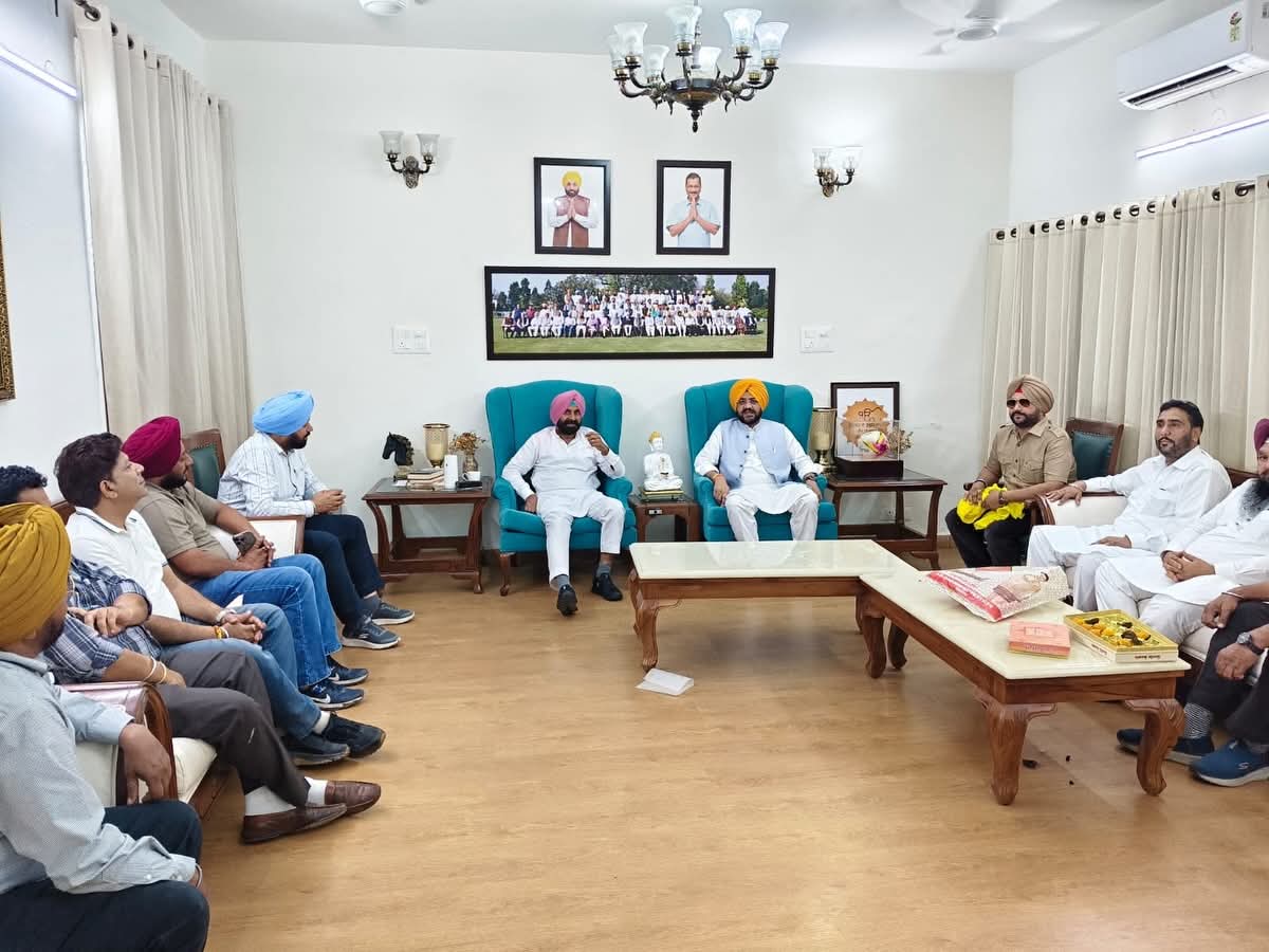 ਕੁਰਾਲੀ ਦੇ ਵਿਕਾਸ ਅਤੇ ਸ਼ਹਿਰੀ ਸਮੱਸਿਆਵਾਂ ਨੂੰ ਲੈ ਕੇ ਕੌਂਸਲ ਪ੍ਰਧਾਨ ਬਹਾਦਰ ਸਿੰਘ ਓਕੇ ਦੀ ਅਗਵਾਈ ਵਾਲੀ ਟੀਮ ਨੇ ਕੈਬਨਿਟ ਮੰਤਰੀ ਤਰੁਨਪ੍ਰੀਤ ਸਿੰਘ ਸੌਂਦ ਨਾਲ ਕੀਤੀ ਮੁਲਾਕਾਤ
