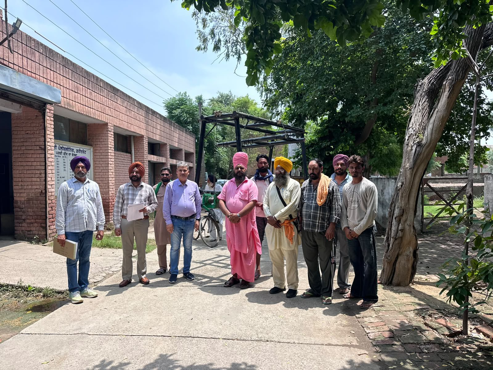 ਗਊਸ਼ਾਲਾਵਾਂ ਨੂੰ ਮੁਫ਼ਤ ਬਿਜਲੀ ਦਾ ਤੋਹਫ਼ਾ ਸੂਬੇ ਦੀਆਂ 518 ਗਊਸ਼ਾਲਾਵਾਂ ਨੂੰ ਮਿਲੇਗੀ ਮੁਫ਼ਤ ਬਿਜਲੀ : ਕੀਮਤੀ ਭਗਤ ਸਰਕਾਰ ਦੇ ਫ਼ੈਸਲੇ ਨਾਲ ਗਊ ਸੇਵਾ ਨੂੰ ਮਿਲੇਗੀ ਨਵੀਂ ਤਾਕਤ : ਮਹੰਤ ਜਸਵਿੰਦਰ ਦਾਸ