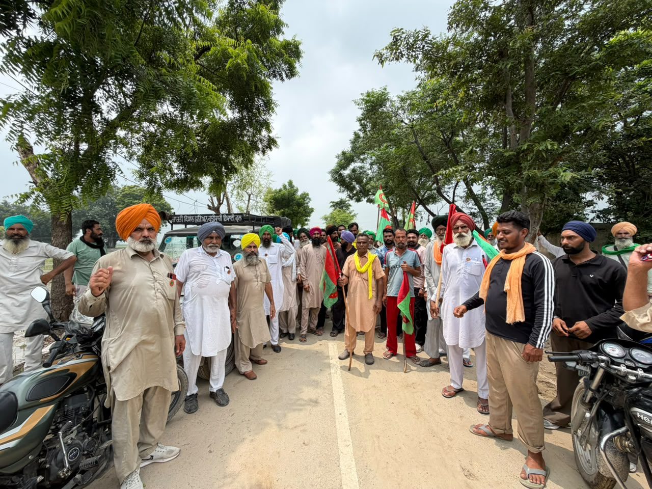 ਪਿੰਡ ਸੇਲਬਰਾਹ ਚ ਭਾਕਿਯੂ ਕ੍ਰਾਂਤੀਕਾਰੀ ਪੰਜਾਬ ਵੱਲੋਂ ਕੱਢਿਆ ਗਿਆ ਮੋਟਰਸਾਈਕਲ ਮਾਰਚ   ਮਾਮਲਾ ਕਿਸਾਨ ਨਾਲ ਕਥਿਤ ਤੌਰ ਤੇ ਮਾਰੀ ਠੱਗੀ ਦਾ