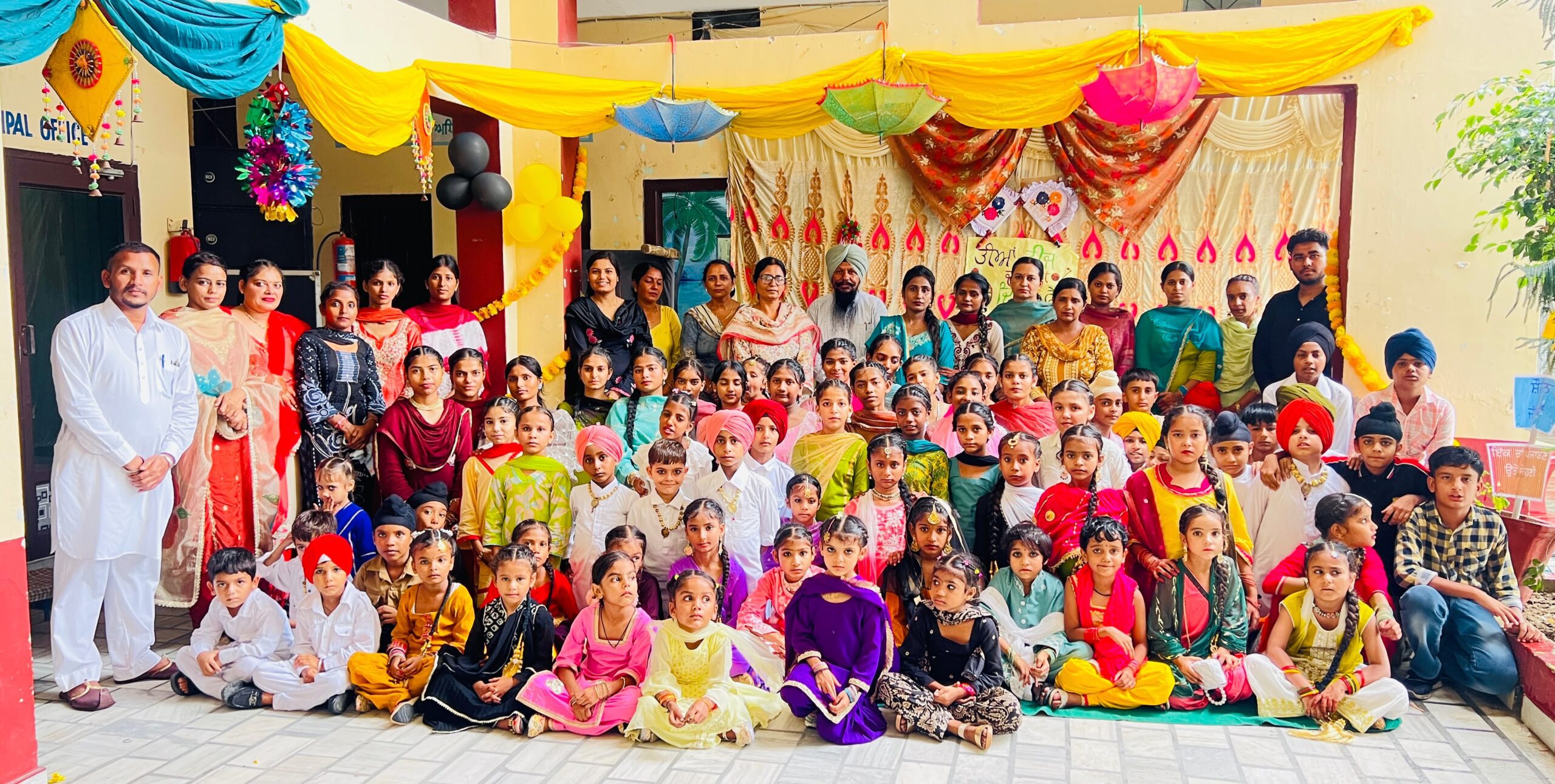 ਦਸਮੇਸ਼ ਸਕੂਲ ‘ਚ ਮਨਾਇਆ ਤੀਆਂ ਤੀਜ ਦਾ ਤਿਉਹਾਰ ==== ਵਿਦਿਆਰਥੀਆਂ ਨੇ ਪੰਜਾਬੀ ਸੱਭਿਆਚਾਰ ਤੇ ਵਿਰਸੇ ਦੇ ਰੰਗ ਬਿਖੇਰੇ ====