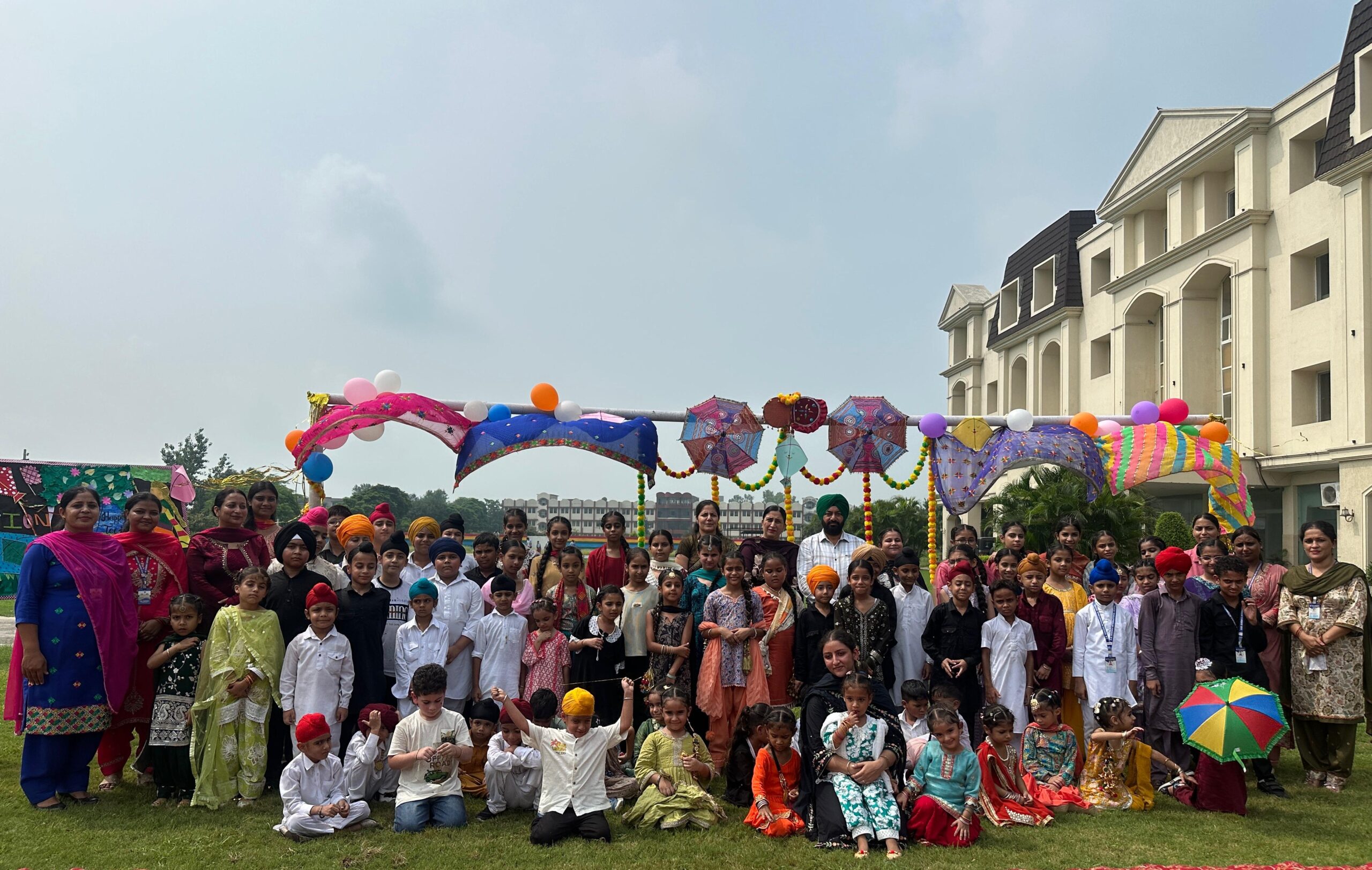 ਜੀ.ਡੀ.ਗੋਇਨਕਾ ਇੰਟਰਨੈਸ਼ਨਲ ਸਕੂਲ ਦੇ ਵਿਹੜੇ ਵਿੱਚ ਲੱਗੀਆਂ ਤੀਜ ਦੀਆਂ ਰੌਣਕਾਂ ਵਿਦਿਆਰਥੀਆਂ ਵੱਲੋਂ ਮਨਮੋਹਕ ਪ੍ਰੋਗਰਾਮ ਪੇਸ਼ ਕੀਤਾ