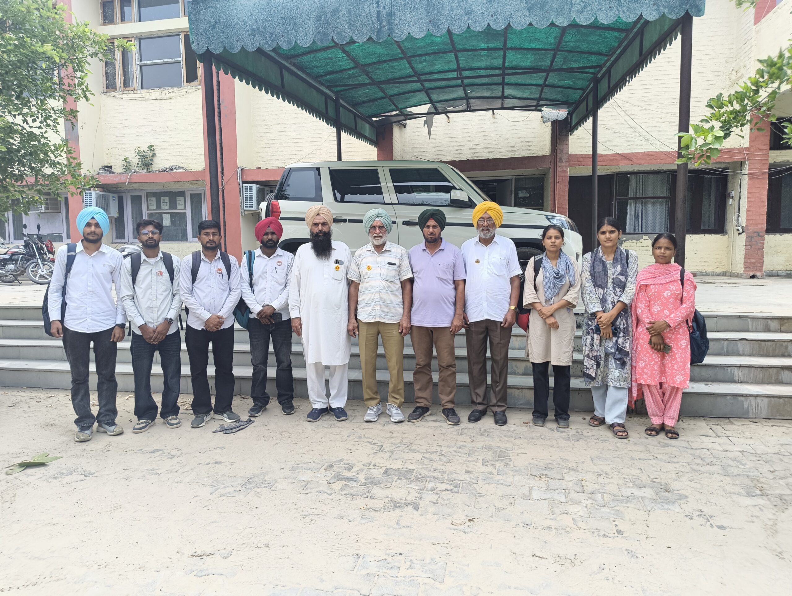 ਵਿਦਿਆਰਥੀ ਆਗੂ ਦਾ ਜੈਤੋ ਕਾਲਜ ਵਿੱਚ ਦਾਖਲਾ ਰੱਦ ਕਰਨ ’ਤੇ ਜਥੇਬੰਦੀਆਂ ਦਾ ਮੋਰਚਾ   ਐੱਸਡੀਐੱਮ ਨੂੰ ਮੰਗ ਪੱਤਰ ਸੌਂਪਿਆ, ਦਾਖਲਾ ਬਹਾਲ ਨਾ ਹੋਇਆ ਤਾਂ ਸੰਘਰਸ਼ ਤਿੱਖਾ ਕਰਨ ਦੀ ਚਿਤਾਵਨੀ : ਸਰਦੂਲ ਸਿੰਘ ਕਾਸਮ ਭੱਟੀ