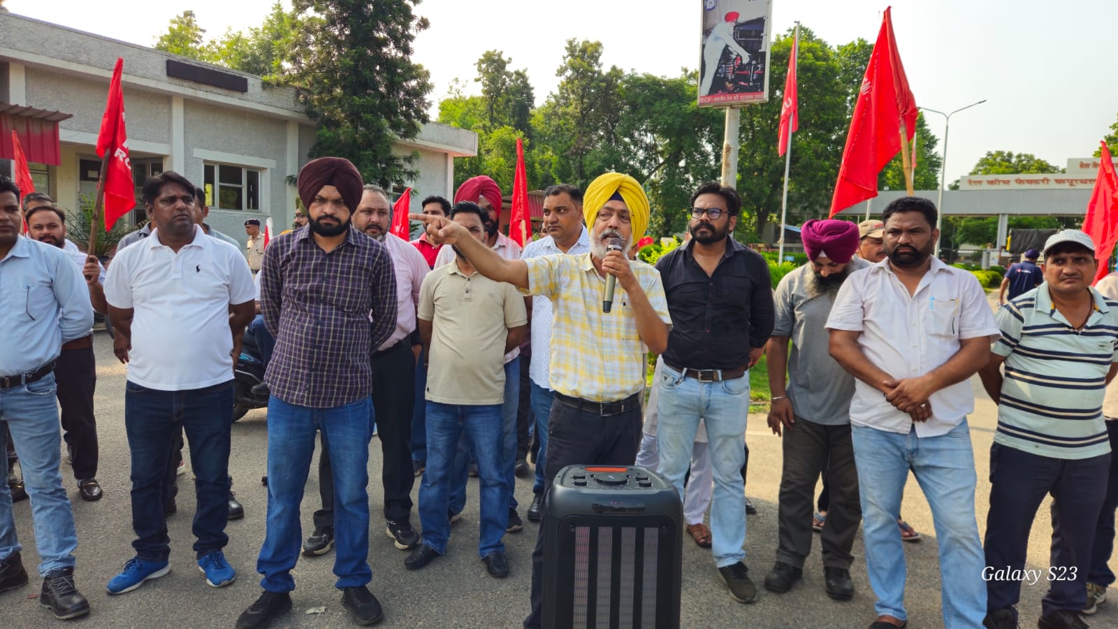 ਘੱਟ ਇਨਸੈਂਟਿਵ, ਖਾਲੀ ਅਹੁਦਿਆਂ ‘ਤੇ ਤੁਰੰਤ ਨਵੀਂ ਭਰਤੀ ਕਰਨ ਅਤੇ ਠੇਕੇਦਾਰੀ ਪ੍ਰਥਾ ਖ਼ਿਲਾਫ਼ ਜ਼ੋਰਦਾਰ ਪ੍ਰਦਰਸ਼ਨ