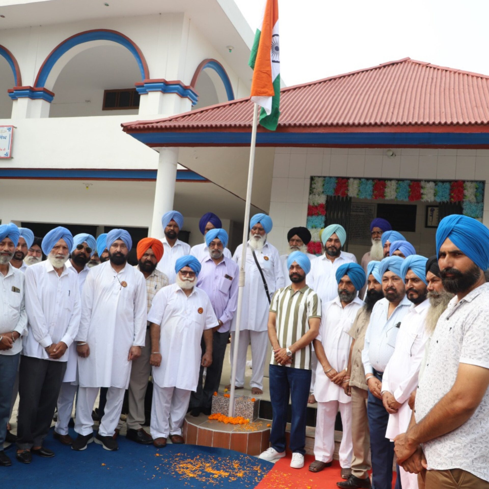 ਲਾਂਸ ਨਾਇਕ ਸ਼ਹੀਦ ਪਰਮਜੀਤ ਸਿੰਘ ਸੈਨਾ ਮੈਡਲ ਦੀ ਸਮਾਰਕ ਸੁਰਖਪੁਰ ਵਿਖੇ ਆਜ਼ਾਦੀ ਦਿਵਸ ਮਨਾਇਆ