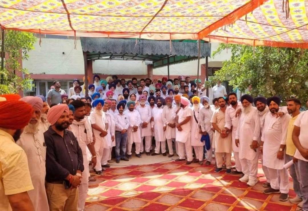 ਆਪ ਸਰਕਾਰ ਦੇ ਦਾਅਵੇ ਫਲਾਪ, ਸੋਸ਼ਲ ਮੀਡੀਆਂ ਦੀ ਸਰਕਾਰ ਦੀਆਂ ਗੱਲਾਂ ਸਿਰਫ ਸੋਸ਼ਲ ਮੀਡੀਆਂ ਤੱਕ ਸੀਮਤ-ਸੂਬਾ ਸਿੰਘ ਬਾਦਲ     ਸ਼੍ਰੋਮਣੀ ਅਕਾਲੀ ਦਲ (ਬ) ਵੱਲੋਂ ਐੱਸਡੀਐੱਮ ਦਫ਼ਤਰ ਜੈਤੋ ਮੂਹਰੇ ਵਿਸ਼ਾਲ ਧਰਨਾ, ਕਿਸਾਨਾਂ ਲਈ ਪੂਰੀ ਬਿਜਲੀ ਸਪਲਾਈ ਦੀ ਕੀਤੀ ਮੰਗ