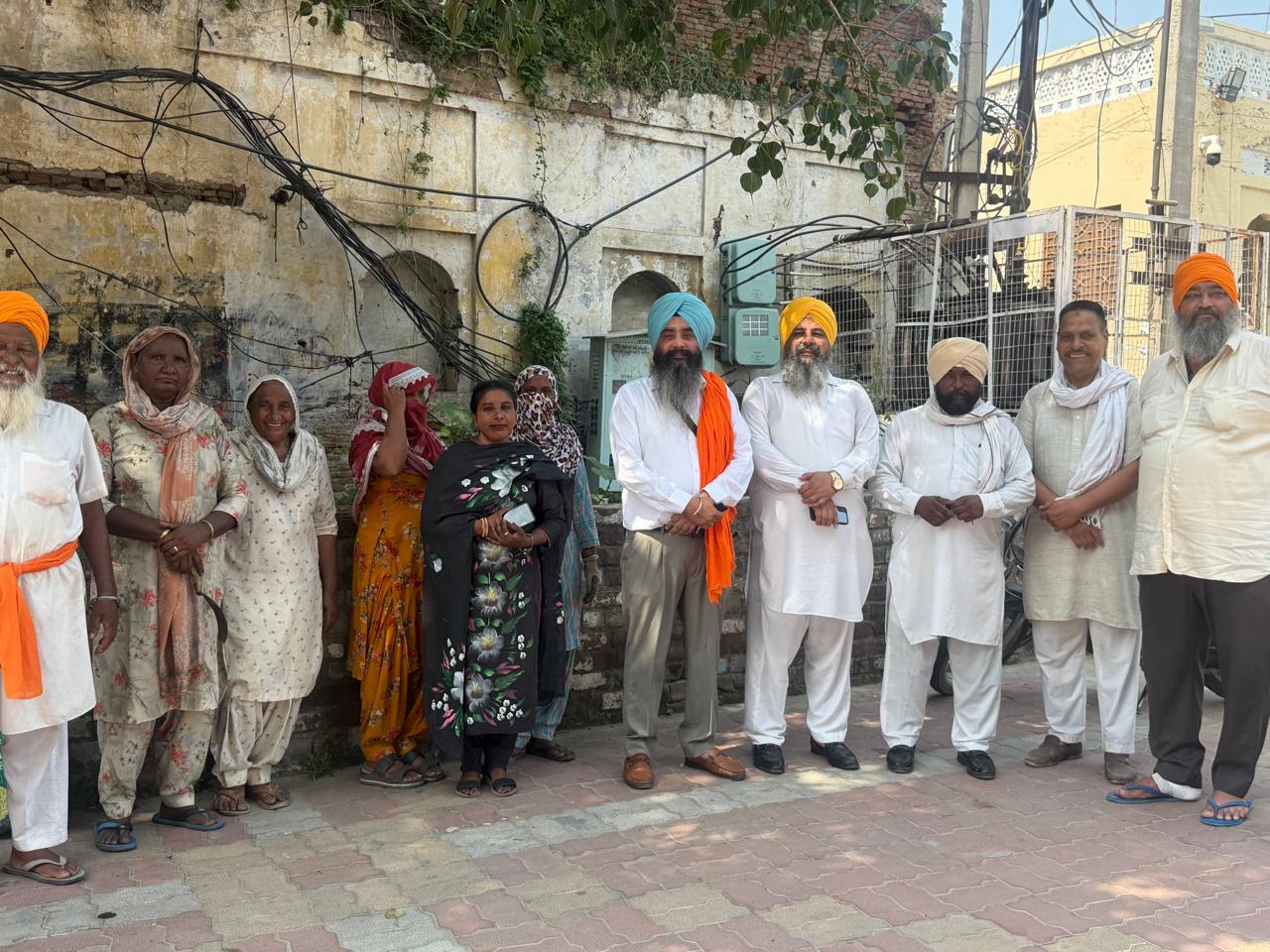 ਸਾਲਾਨਾ ਮੇਲੇ ਨੂੰ ਲੈ ਕੇ ਖਡੂਰ ਸਾਹਿਬ ਦੀ ਪੰਚਾਇਤ ਵੱਲੋਂ ਸਫਾਈ ਮੁਹਿੰਮ ਸ਼ੁਰੂ ਖਡੂਰ ਸਾਹਿਬ ਦੇ ਚਾਰ-ਸਫੇਰੇ ਦੀ ਸਫਾਈ ਲਈ ਪੰਚਾਇਤ ਵੱਲੋਂ ਵੱਡੇ ਪੱਧਰ ’ਤੇ ਕਾਰਜ ਆਰੰਭ