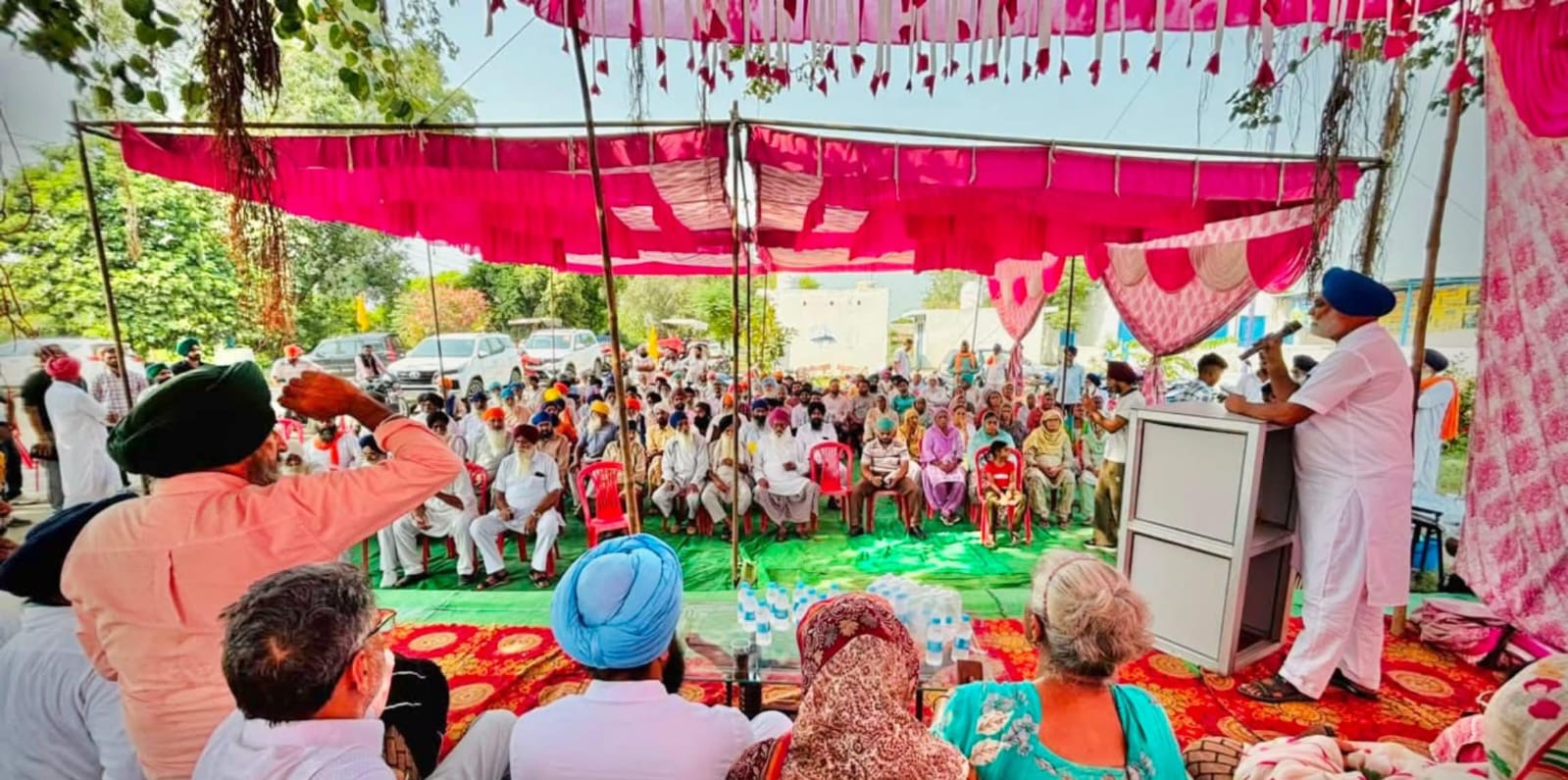 13 ਸਤੰਬਰ ਦੀ ਪੰਜਾਬ ਬਚਾਓ ਰੈਲੀ ਲਈ ਪਿੰਡ ਕੱਲ੍ਹਾ ਵਿਖੇ ਅਕਾਲੀ ਵਰਕਰਾਂ ਦੀ ਵਰਕਰ ਮਿਲਣੀ*   *ਰੈਲੀ ਵਿੱਚ ਹਰ ਵਰਗ ਦੀ ਵੱਧ ਤੋਂ ਵੱਧ ਸ਼ਮੂਲੀਅਤ ਯਕੀਨੀ ਬਣਾਉਣ ਲਈ ਹਲਕਾ ਇੰਚਾਰਜ ਬੀਬਾ ਰਮਨਦੀਪ ਕੌਰ ਸ਼ੇਰੋ ਅਤੇ ਸਰਪੰਚ ਅਵਤਾਰ ਸਿੰਘ ਬਿੱਲਾ ਸ਼ੇਰੋ ਵੱਲੋਂ ਵਰਕਰਾਂ ਨੂੰ ਅਪੀਲ*