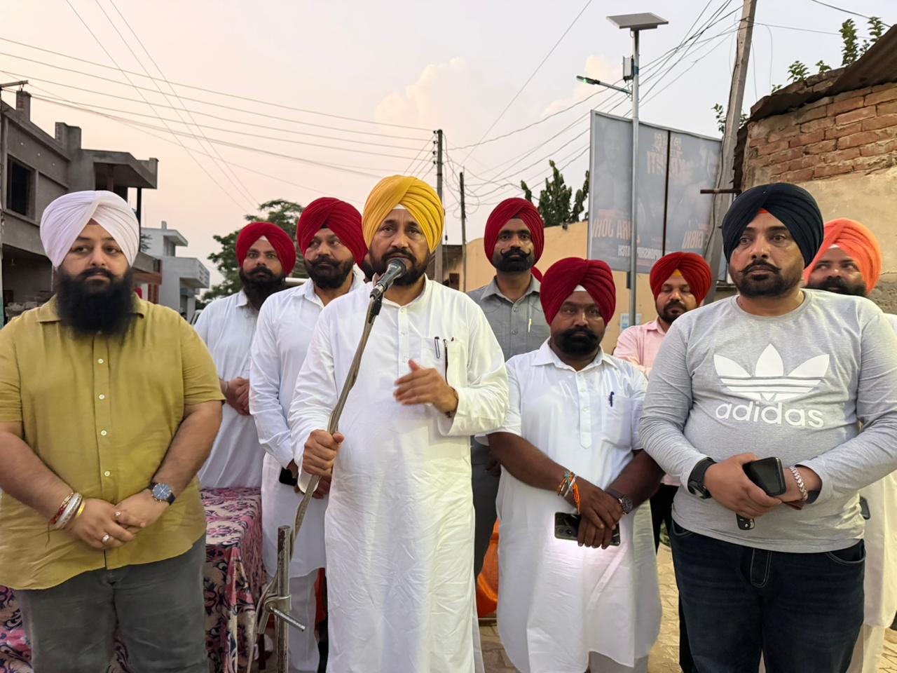 ਪਿੰਡ ਚਤਾਮਲੀ ਪਹੁੰਚੇ ਸਾਬਕਾ ਮੁੱਖ ਮੰਤਰੀ ਚਰਨਜੀਤ ਸਿੰਘ ਚੰਨੀ