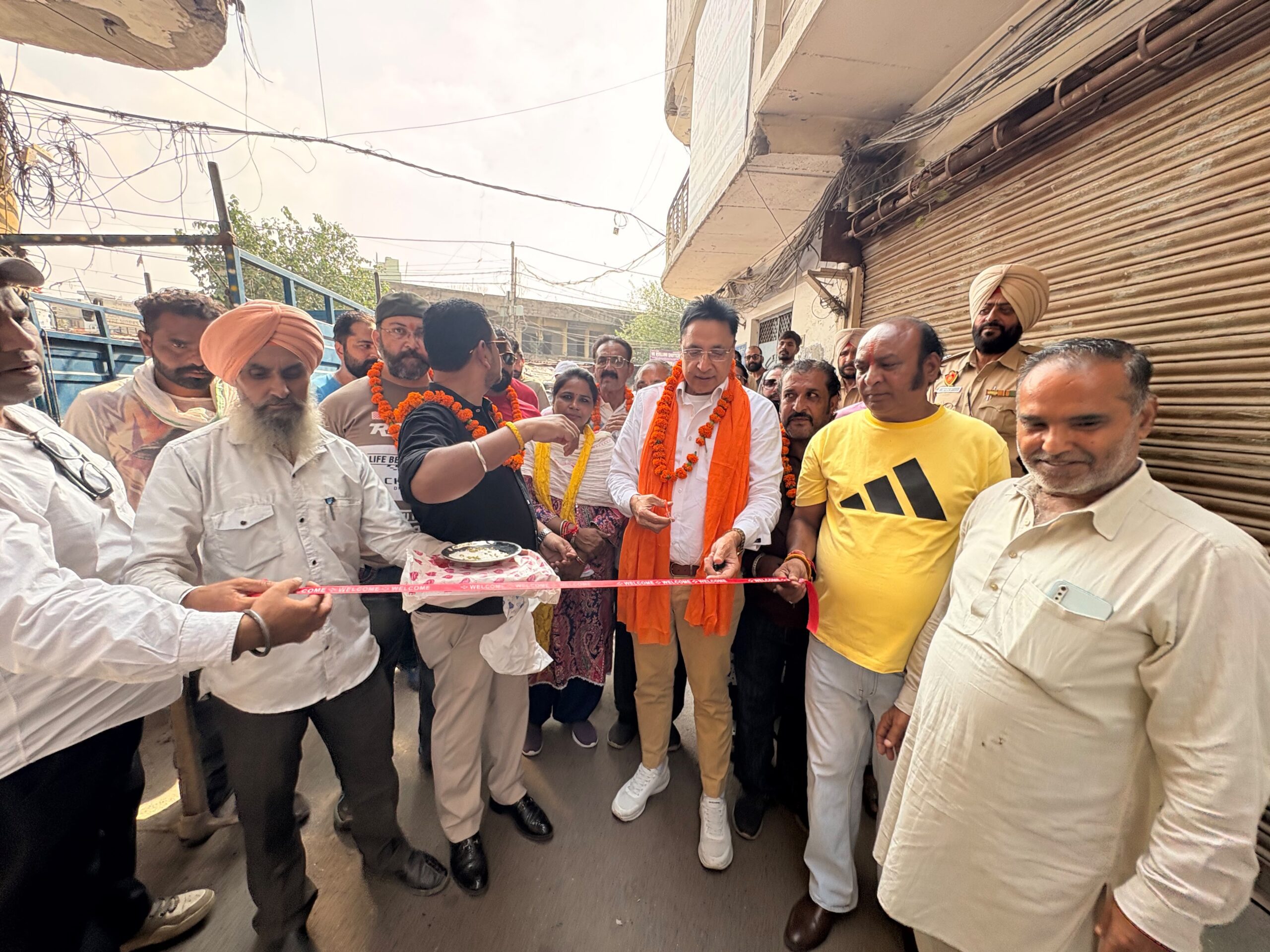 ਵਿਧਾਇਕ ਡਾ. ਅਜੇ ਗੁਪਤਾ ਨੇ ਦੋ ਵਾਰਡਾਂ ਵਿੱਚ ਗਲੀਆਂ ਦੇ ਨਿਰਮਾਣ ਲਈ ਵਿਕਾਸ ਕਾਰਜਾਂ ਦਾ ਉਦਘਾਟਨ ਕੀਤਾ   ਕੇਂਦਰੀ ਵਿਧਾਨ ਸਭਾ ਹਲਕੇ ਵਿੱਚ ਵਿਕਾਸ ਕਾਰਜ ਨਿਰਵਿਘਨ ਜਾਰੀ ਰਹਿਣਗੇ: ਵਿਧਾਇਕ ਡਾ. ਅਜੇ ਗੁਪਤਾ   ਵਿਕਾਸ ਕਾਰਜਾਂ ਲਈ ਫੰਡਾਂ ਦੀ ਕੋਈ ਕਮੀ ਨਹੀਂ ਹੈ: ਵਿਧਾਇਕ ਡਾ. ਗੁਪਤਾ