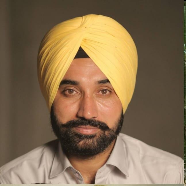 ਸਿੱਖਿਆ ਦਾ ਘਾਣ ਸਾਰੇ ਹੱਦਾਂ ਬੰਨੇ ਟੱਪਿਆ    ਸੈਂਕੜੇ ਅਧਿਆਪਕ ਰਾਸ਼ਨ ਕਾਰਡ ਦੀ ਵੈਰੀਫਿਕੇਸ਼ਨ ਵਿੱਚ ਝੋਕੇ      ਸਰਕਾਰ ਸਕੂਲ  ਬੰਦ ਕਰਕੇ ਇਸ ਸਾਲ ਸਿਰਫ ਗੈਰ ਵਿੱਦਿਅਕ ਕੰਮ ਹੀ ਕਰਾ ਲਵੇ – ਵੜੈਚ
