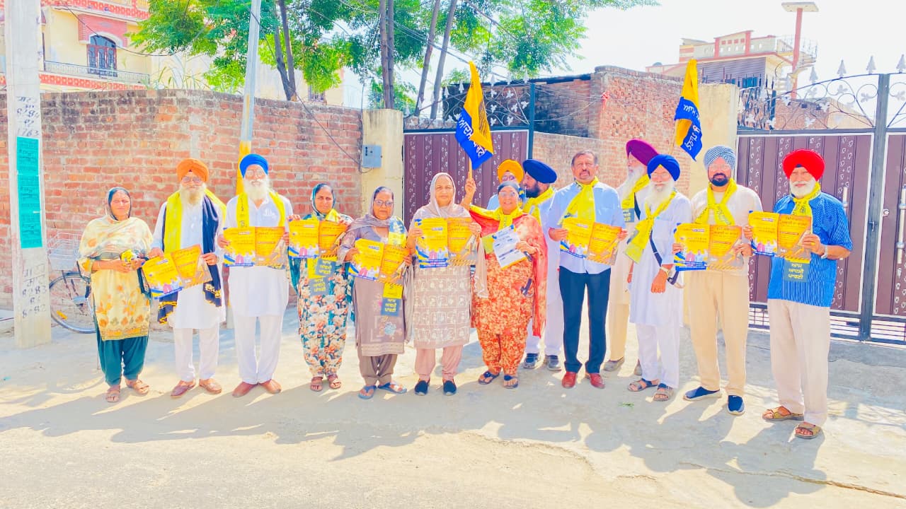 ਮਾਨ ਦੇ ਮੁਨਾਫ਼ੇ’ ਮੁਹਿੰਮ ਤਹਿਤ ਪਿੰਡ ਗੁਲਪੁਰ ਵਿਖੇ ਘਰ-ਘਰ ਪਹੁੰਚ ਕੇ ਲੋਕਾ ਨੂੰ ਦਿੱਤੀ ਜਾ ਰਹੀ  ਹੈ ਪੰਜਾਬ ਸਰਕਾਰ ਦੀਆਂ ਪ੍ਰਾਪਤੀਆਂ ਦੀ ਜਾਣਕਾਰੀ ਵਿਧਾਇਕਾ ਸੰਤੋਸ਼ ਕਟਾਰੀਆ* *ਸੀਨੀਅਰ ਆਪ ਆਗੂ ਅਸ਼ੋਕ ਕਟਾਰੀਆ ਵੀ ਰਹੇ ਮੌਜੂਦ, ਲੋਕਾਂ ਨਾਲ ਕੀਤੀ ਗੱਲਬਾਤ*