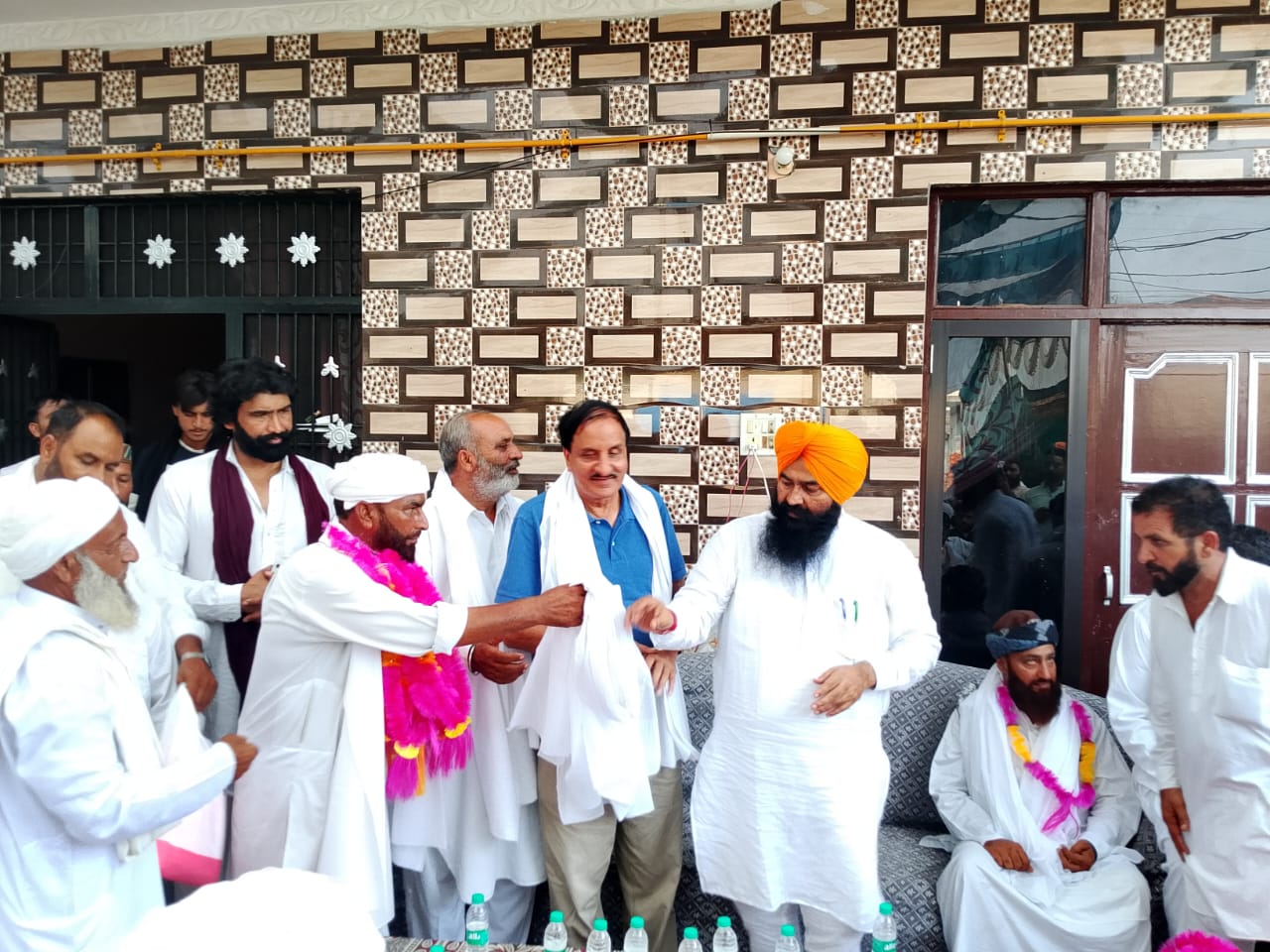 ਮੁਸਲਿਮ ਗੁੱਜਰ ਭਾਈਚਾਰੇ ਦੇ ਸੱਦੇ ਤੇ ਟਾਂਡਾ ਉੜਮੁੜ ਪੁੱਜੇ ਬ੍ਰਿਗੇਡੀਅਰ ਰਾਜ ਕੁਮਾਰ, ਵਿਧਾਇਕ ਰਾਜਾ ਗਿੱਲ ਨਾਲ ਕੀਤੀ ਭਾਈਚਾਰੇ ਦੀਆਂ ਸਮੱਸਿਆਵਾਂ ਤੇ ਚਰਚਾ