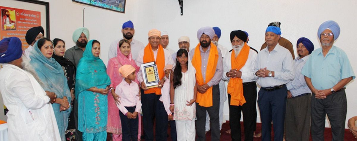 ਪਿੰਡ ਲੱਖਪੁਰ ਦੇ ਜੰਮਪਲ ਡਾ. ਸਤਨਾਮ ਸਿੰਘ ਬੰਗੜ ਨੂੰ ਅਮਰੀਕਾ ‘ਚ ਚੀਫ ਮੈਡੀਕਲ ਅਫਸਰ ਬਣਨ ‘ਤੇ ਕੀਤਾ ਸਨਮਾਨਤ  * ਰਿਟਾ. ਪਿ੍ਰੰ. ਜਸਵਿੰਦਰ ਸਿੰਘ ਬੰਗੜ ਦੀ ਵੀ ਸਮਾਜ ਸੇਵਾ ਤੇ ਪਿੰਡ ਦੇ ਵਿਕਾਸ ਕਾਰਜਾਂ ਲਈ ਕੀਤੀ ਹੌਸਲਾ ਅਫਜਾਈ
